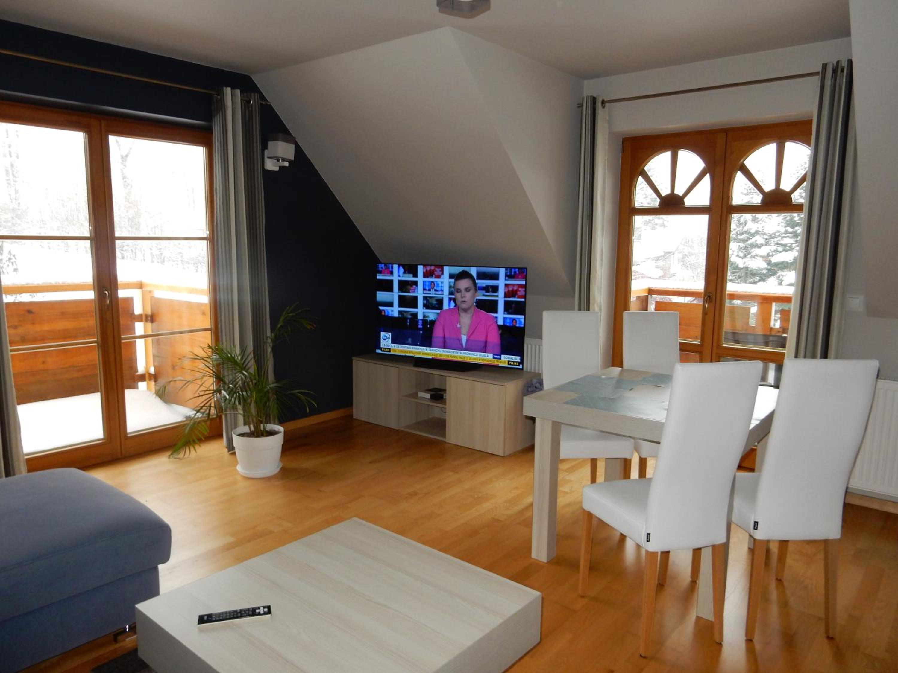 Apartment with Kitchenette and Balcony - Photo 12