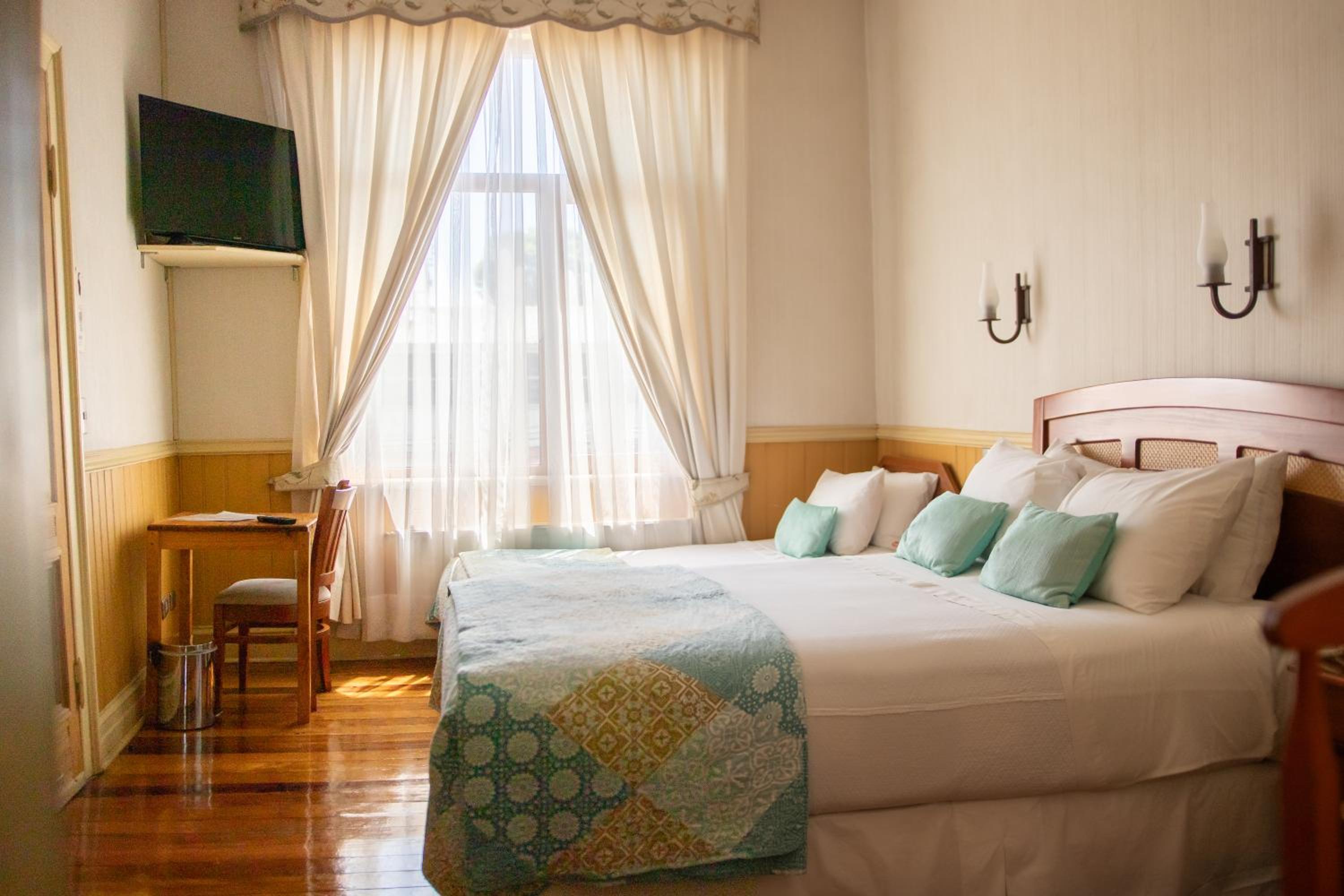 Standard Twin Room photo 3