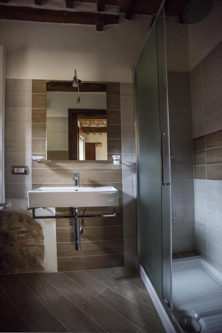 Double Room with Private Bathroom - Photo 4