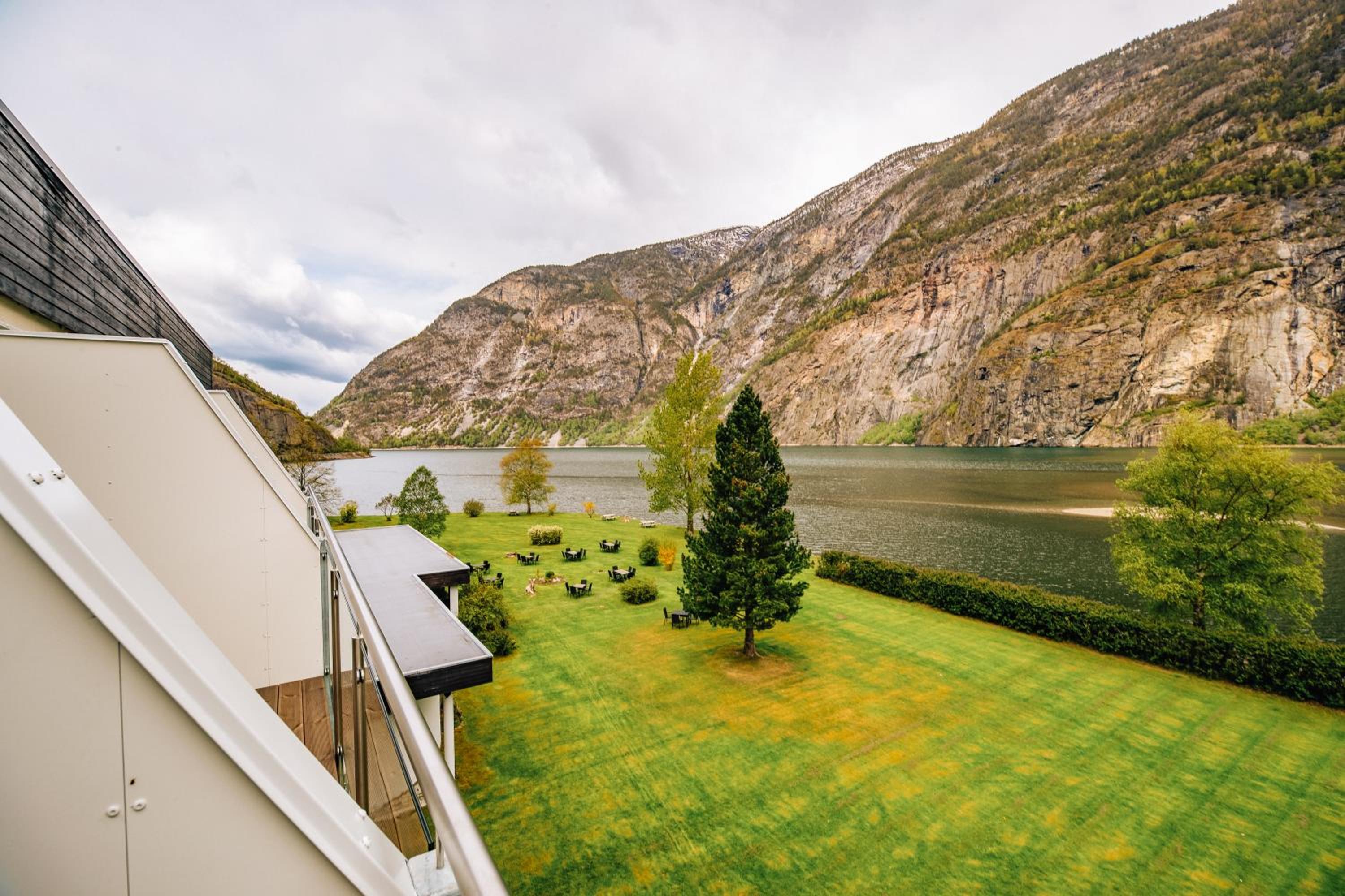 Deluxe Double Room with Balcony and Sea View - Photo 7