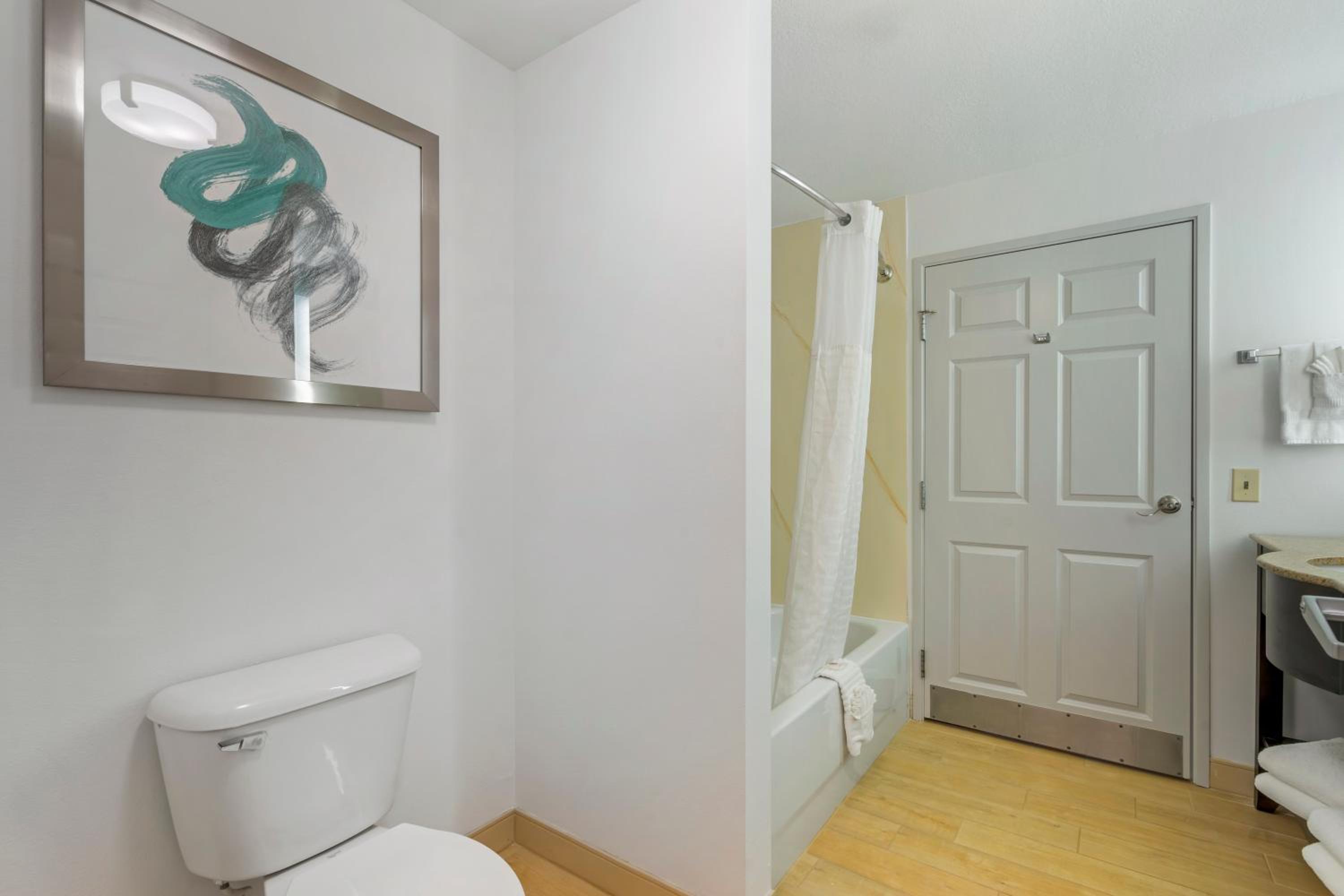 King Room - Accessible/Non-Smoking - Photo 2