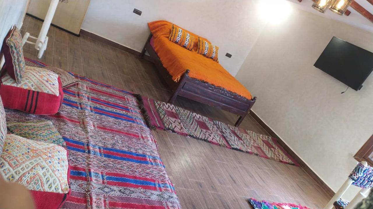 Three-Bedroom House photo 3