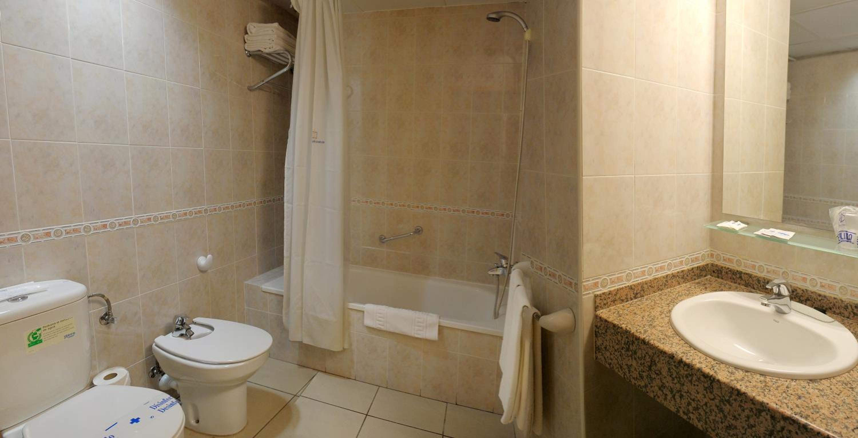 Triple Room (3 Adults) photo 3