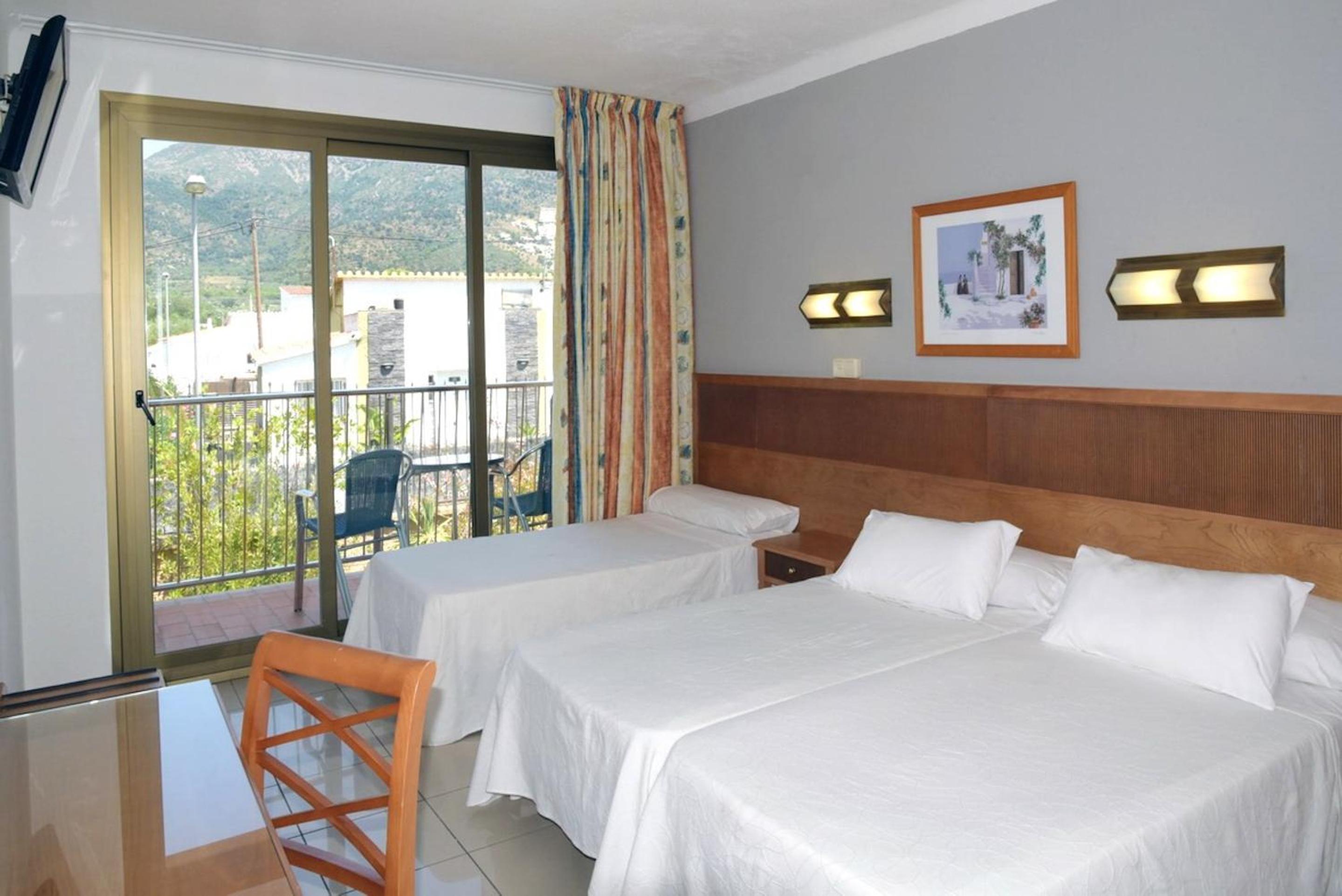 Habitación triple (2 adultos + 1 niño)