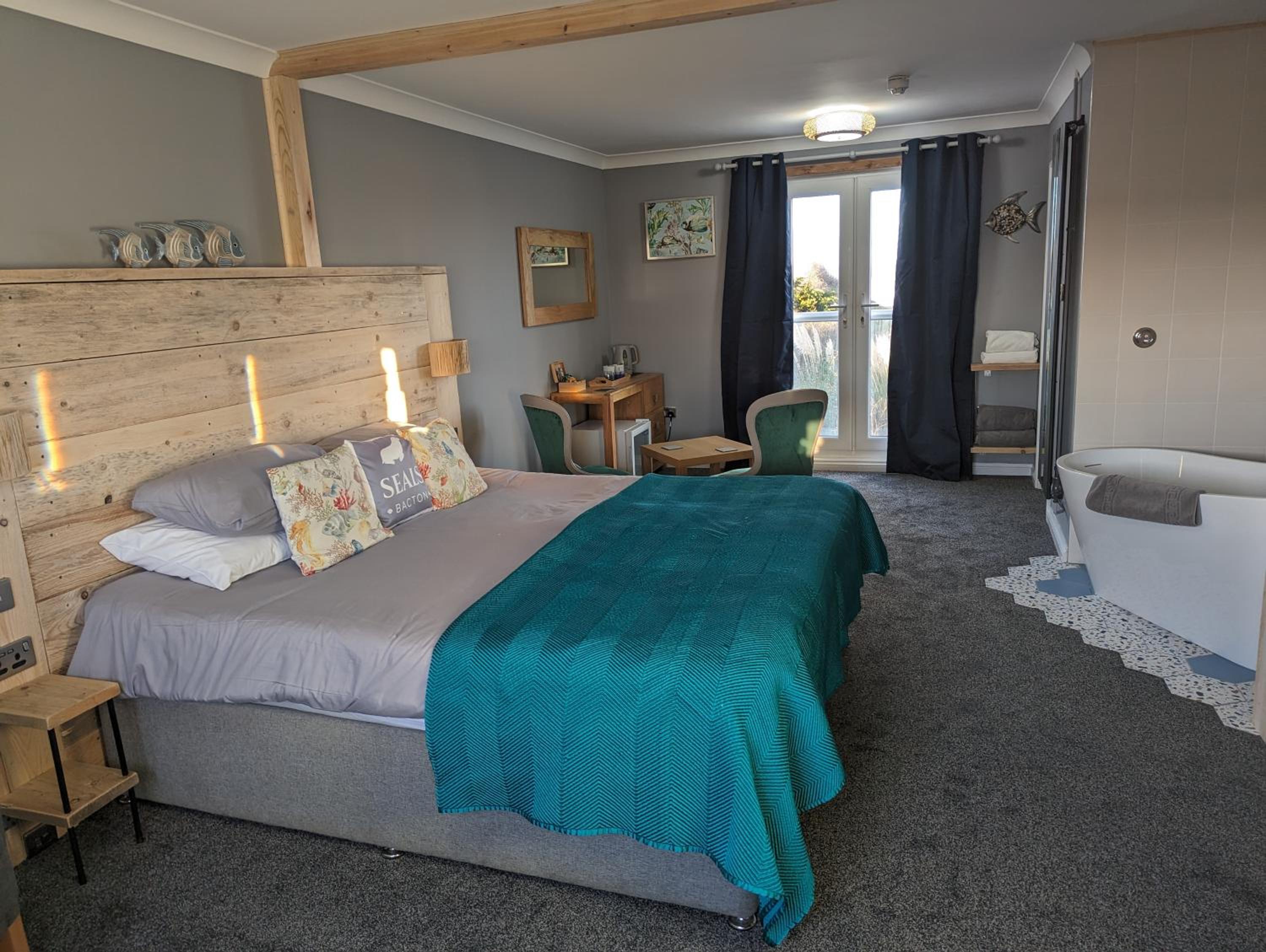 Deluxe Double Room with Sea View - Photo 1