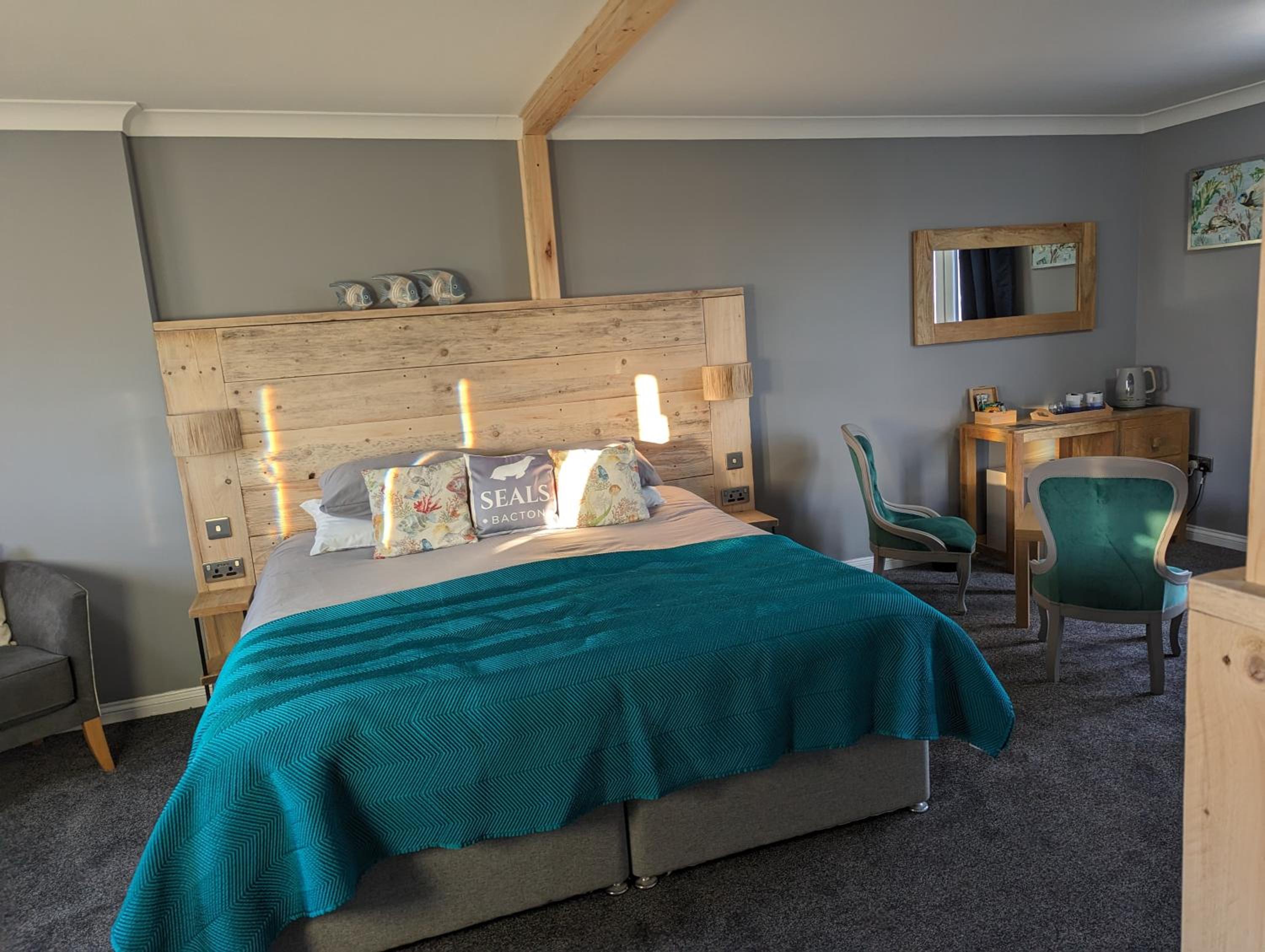Deluxe Double Room with Sea View - Photo 2