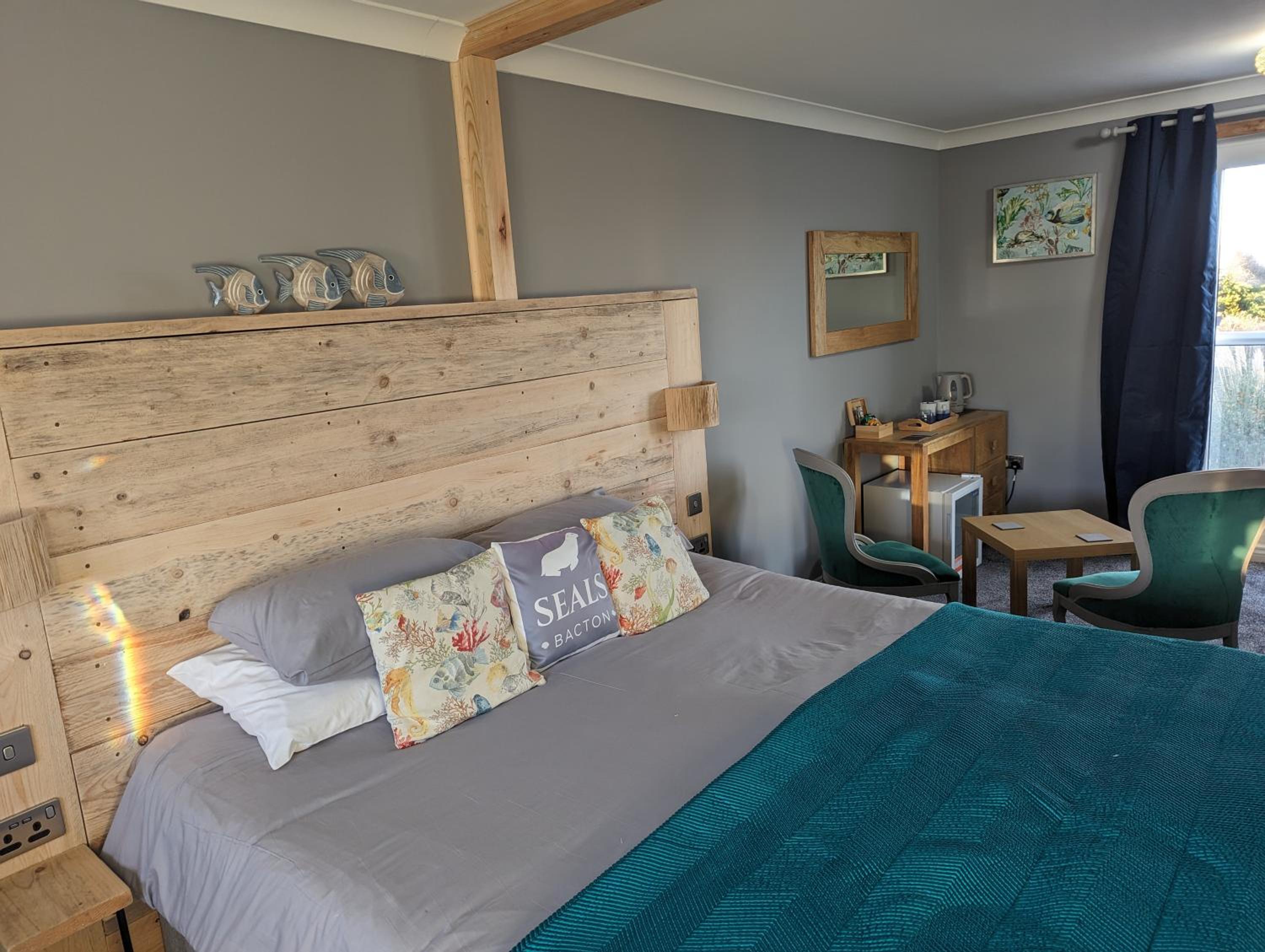 Deluxe Double Room with Sea View - Photo 3