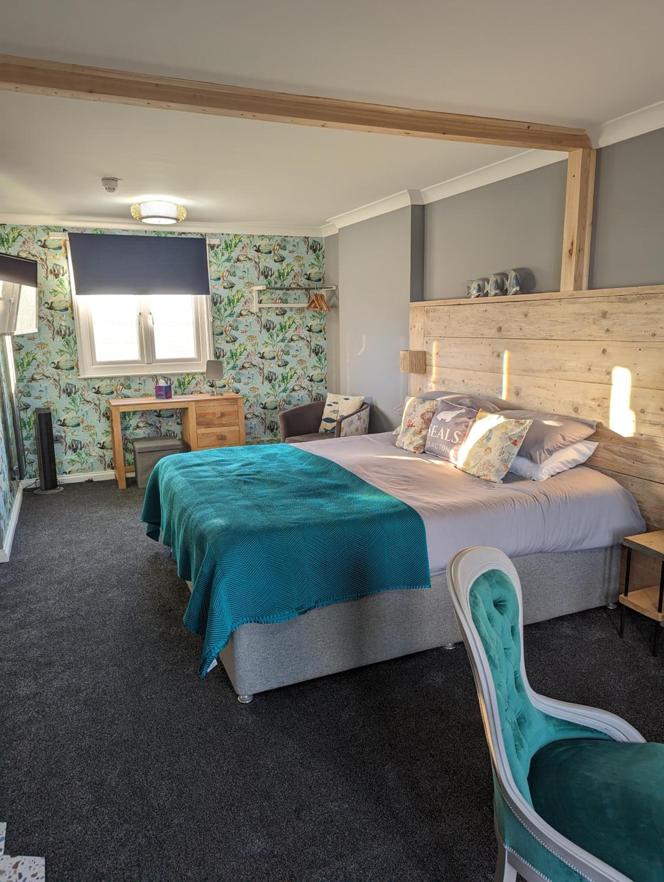 Deluxe Double Room with Sea View - Photo 4