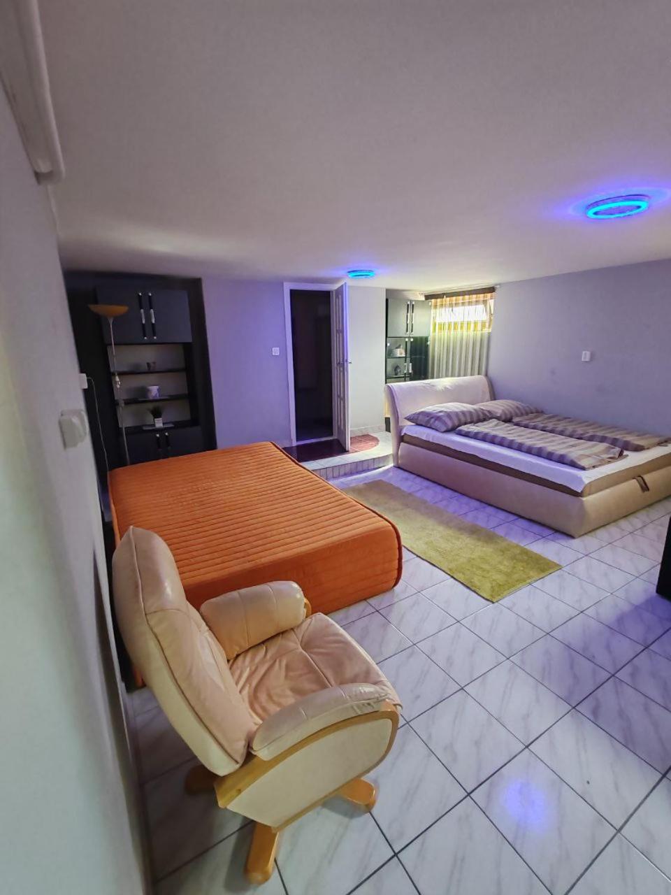 Deluxe Family Suite photo 2
