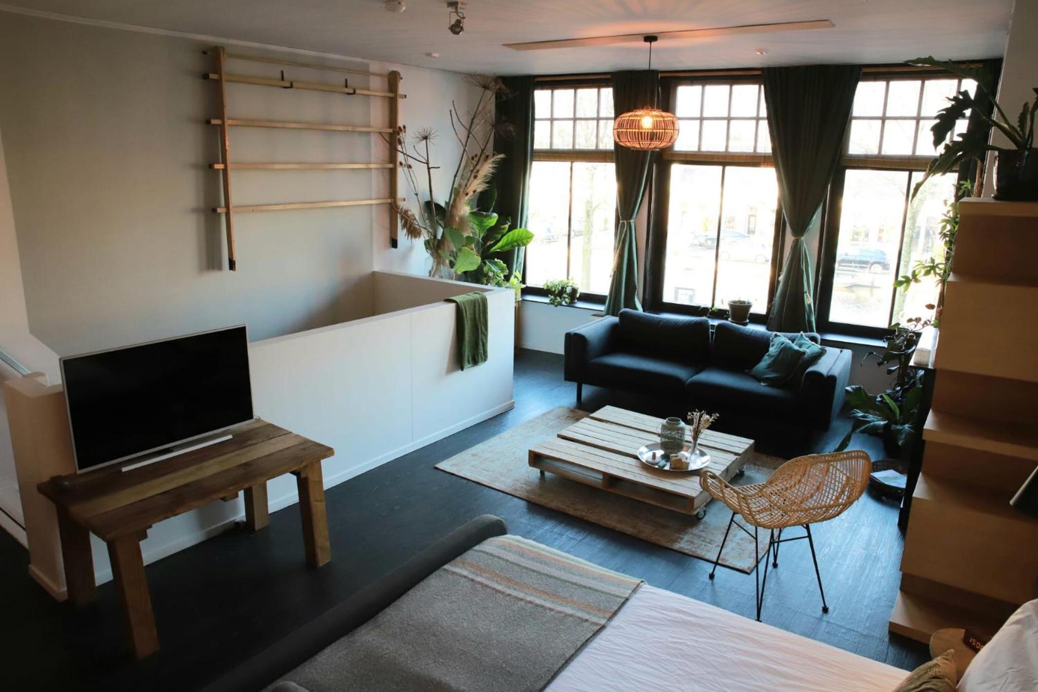 Deluxe King Studio - Photo 7