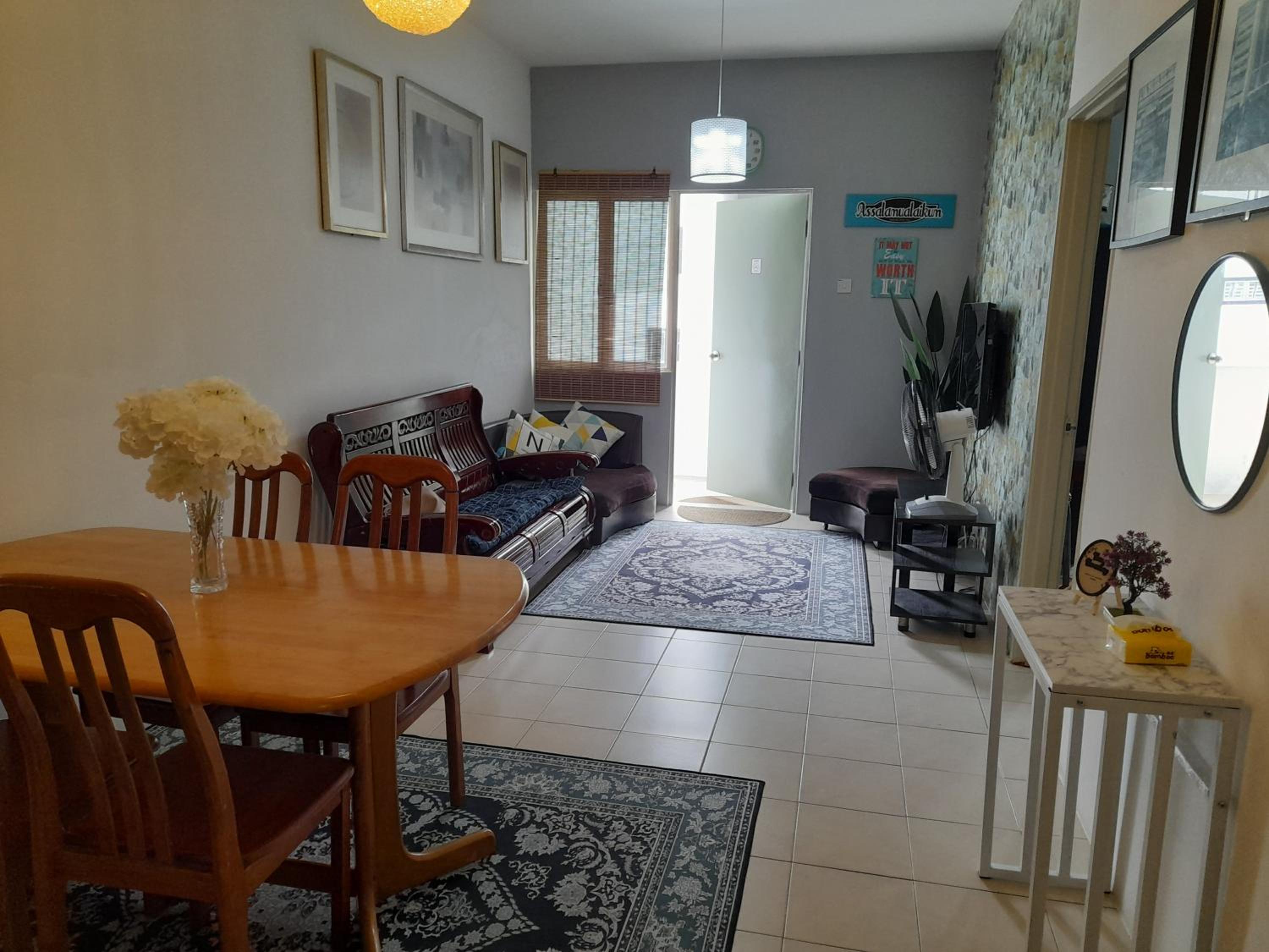 Three-Bedroom Apartment photo 1