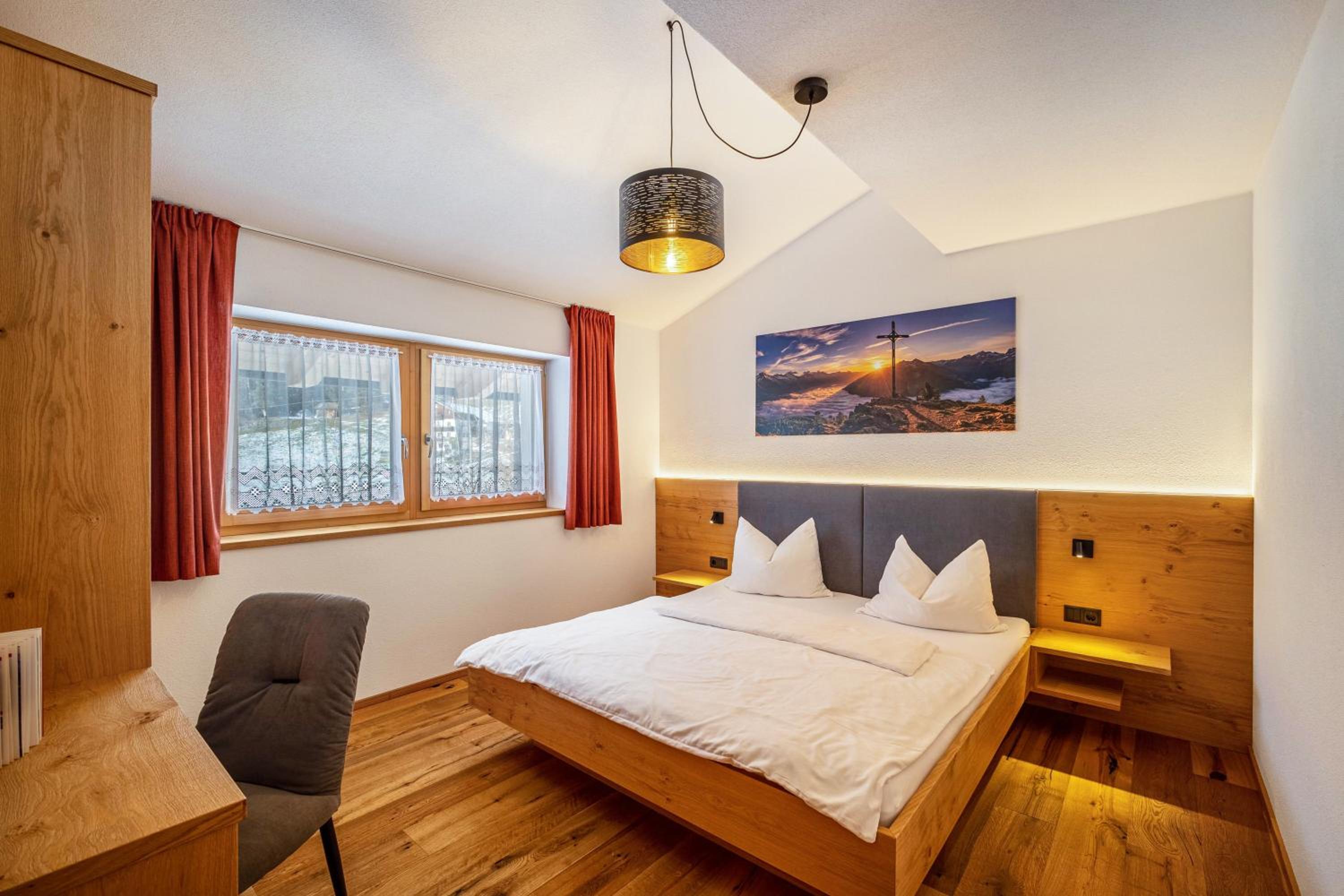 Superior One-Bedroom Apartment with Balcony