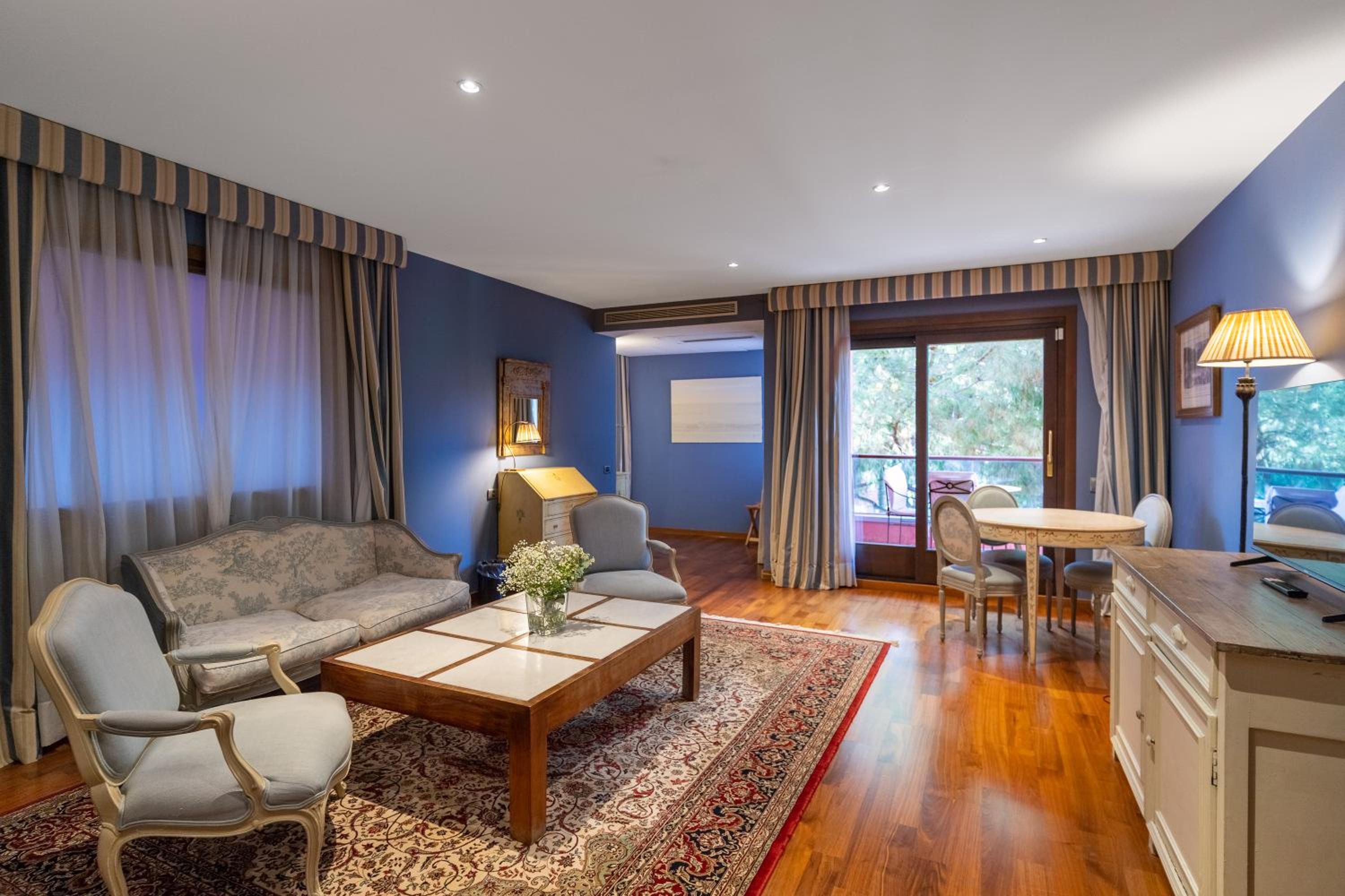 Suite Premium Room photo 3