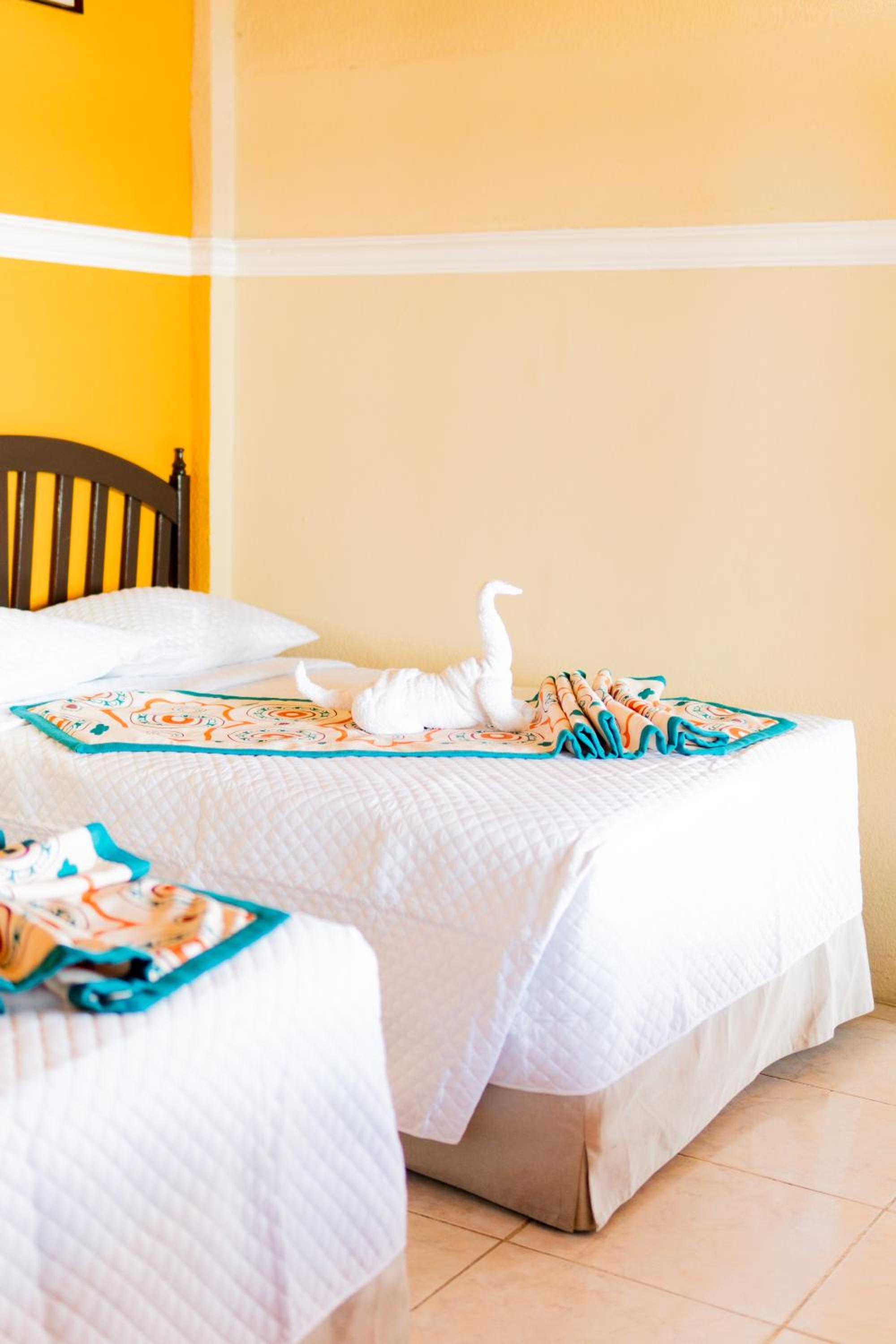 Double Room with Two Double Beds and Lake View