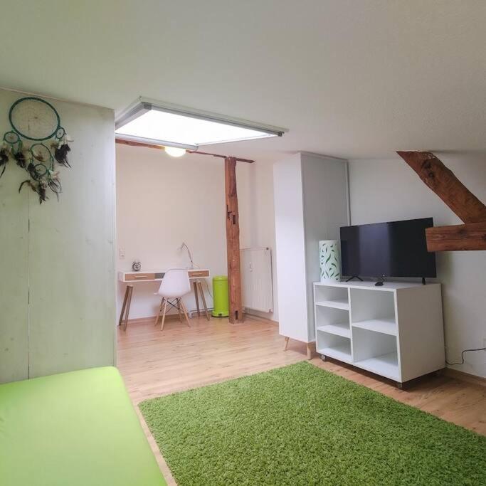 One-Bedroom Apartment photo 1