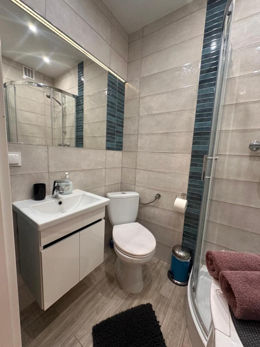 One-Bedroom Apartment - Photo 35
