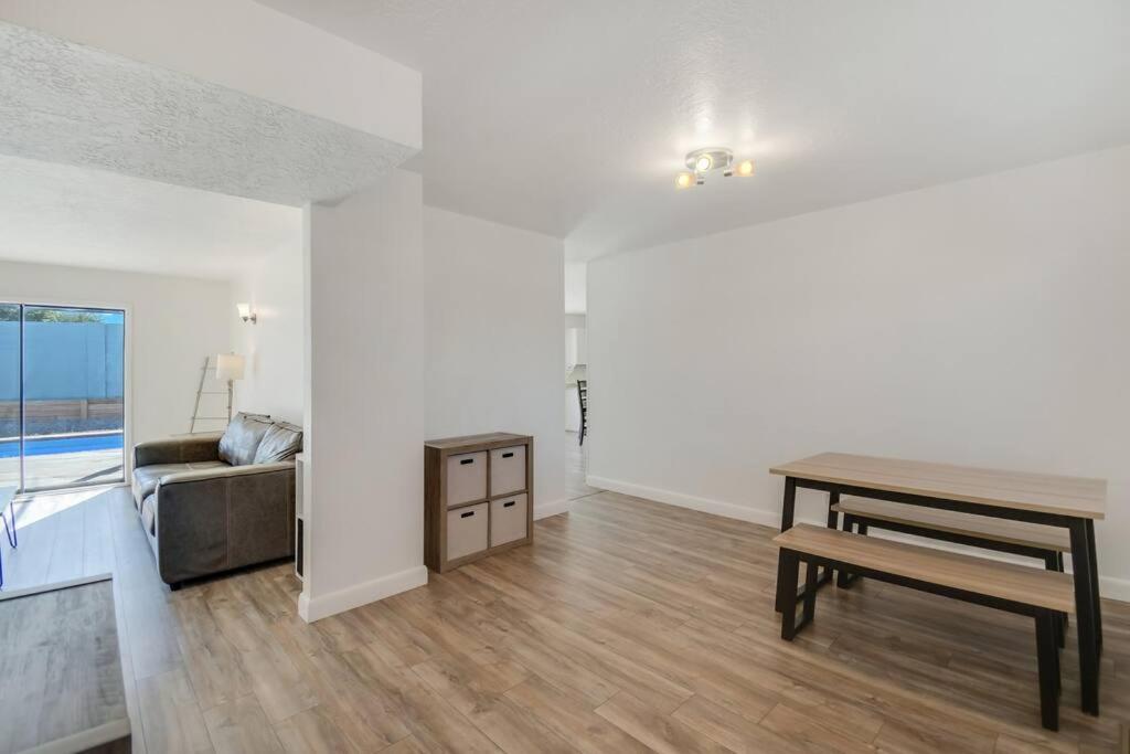 Three-Bedroom House photo 1
