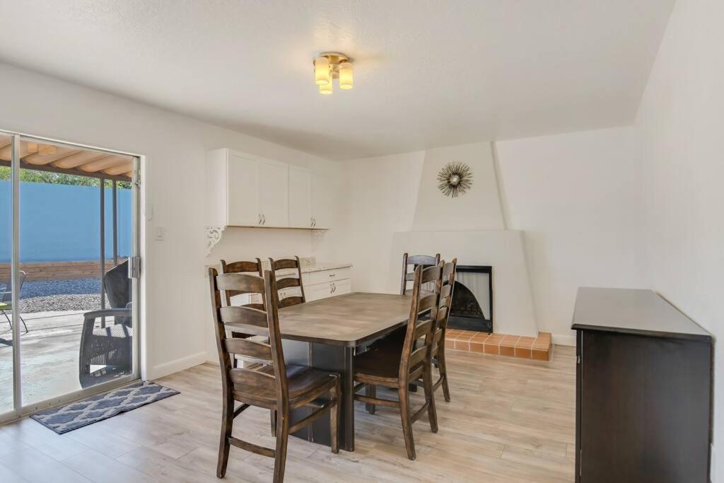 Three-Bedroom House photo 2