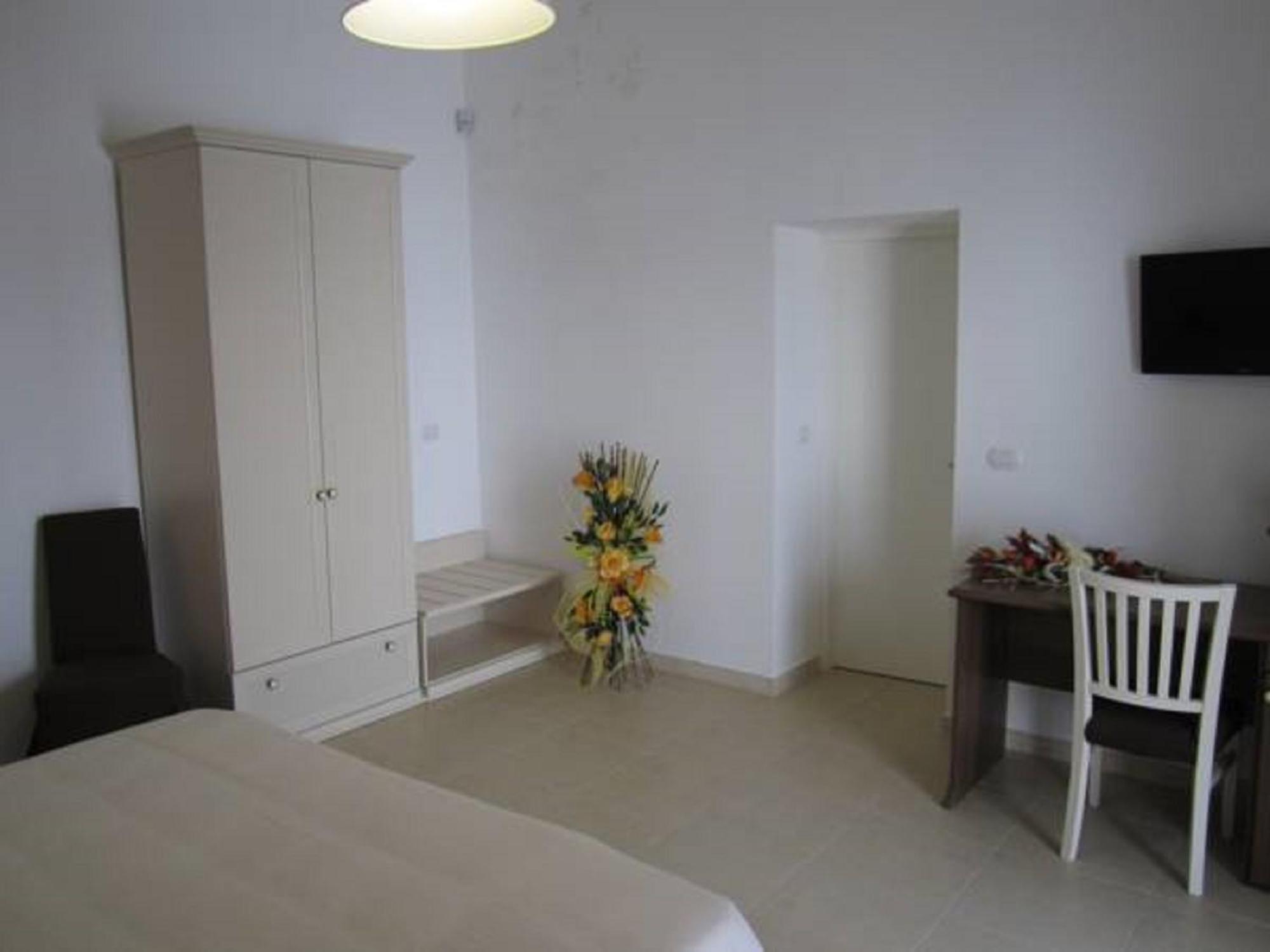 Deluxe Double Or Twin Room photo 1