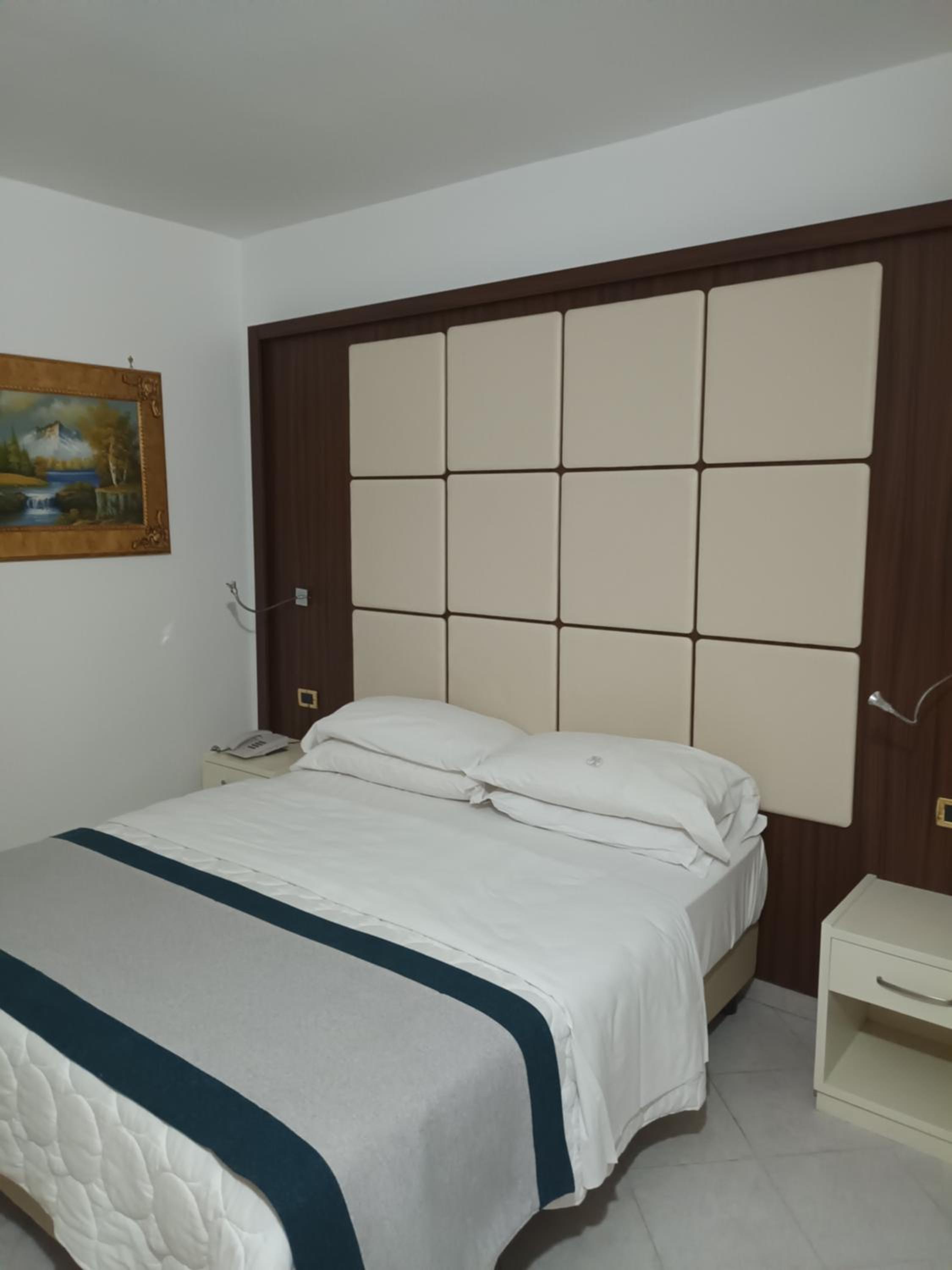 Double Room - Photo 8