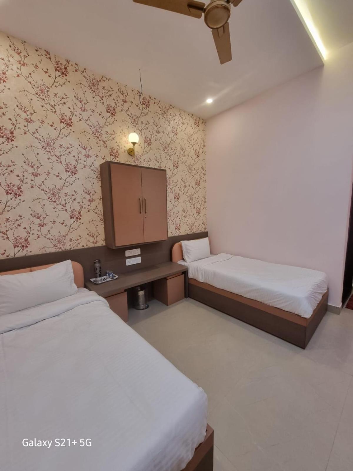 Deluxe Twin Room photo 3