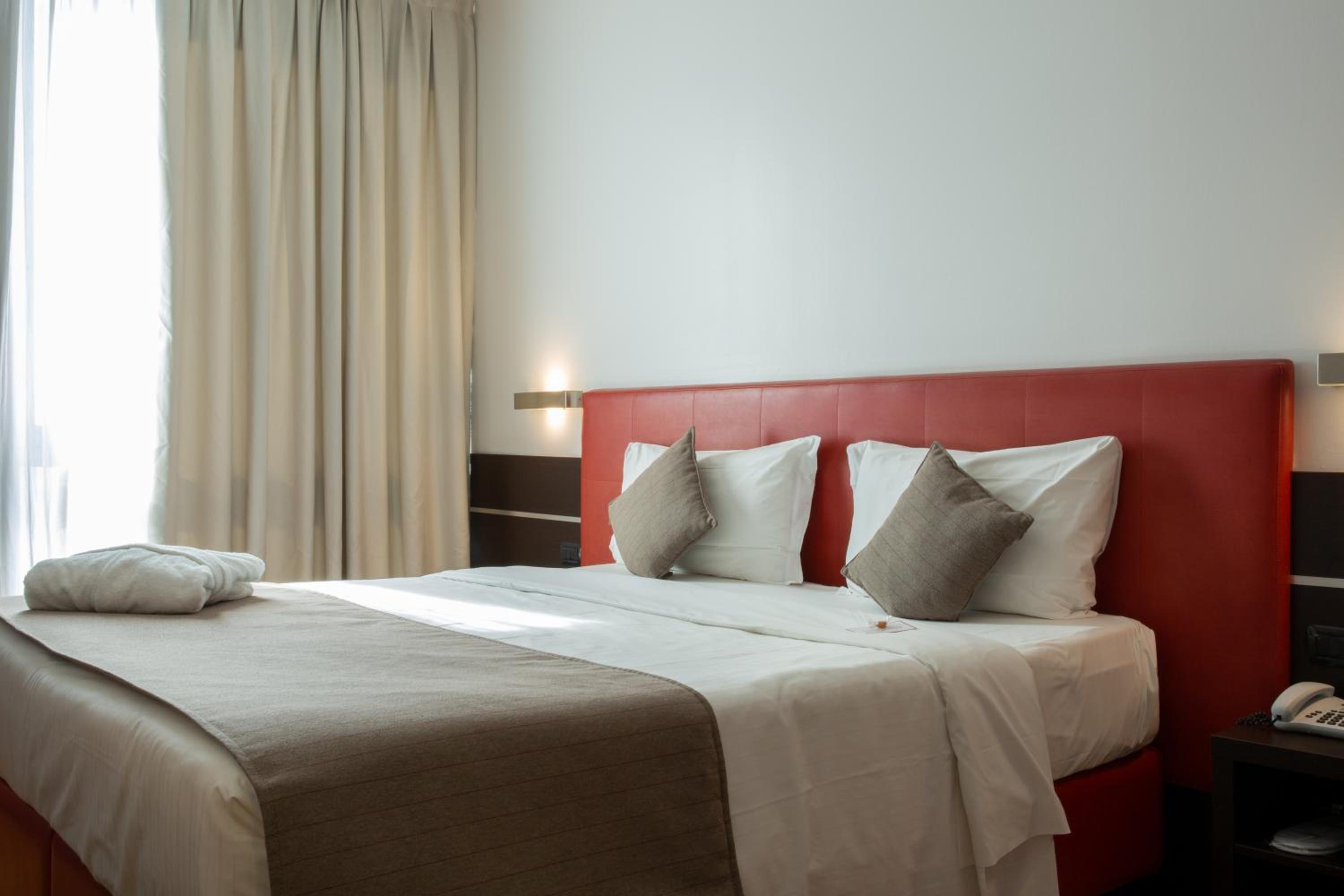 Deluxe Double or Twin Room - Photo 3