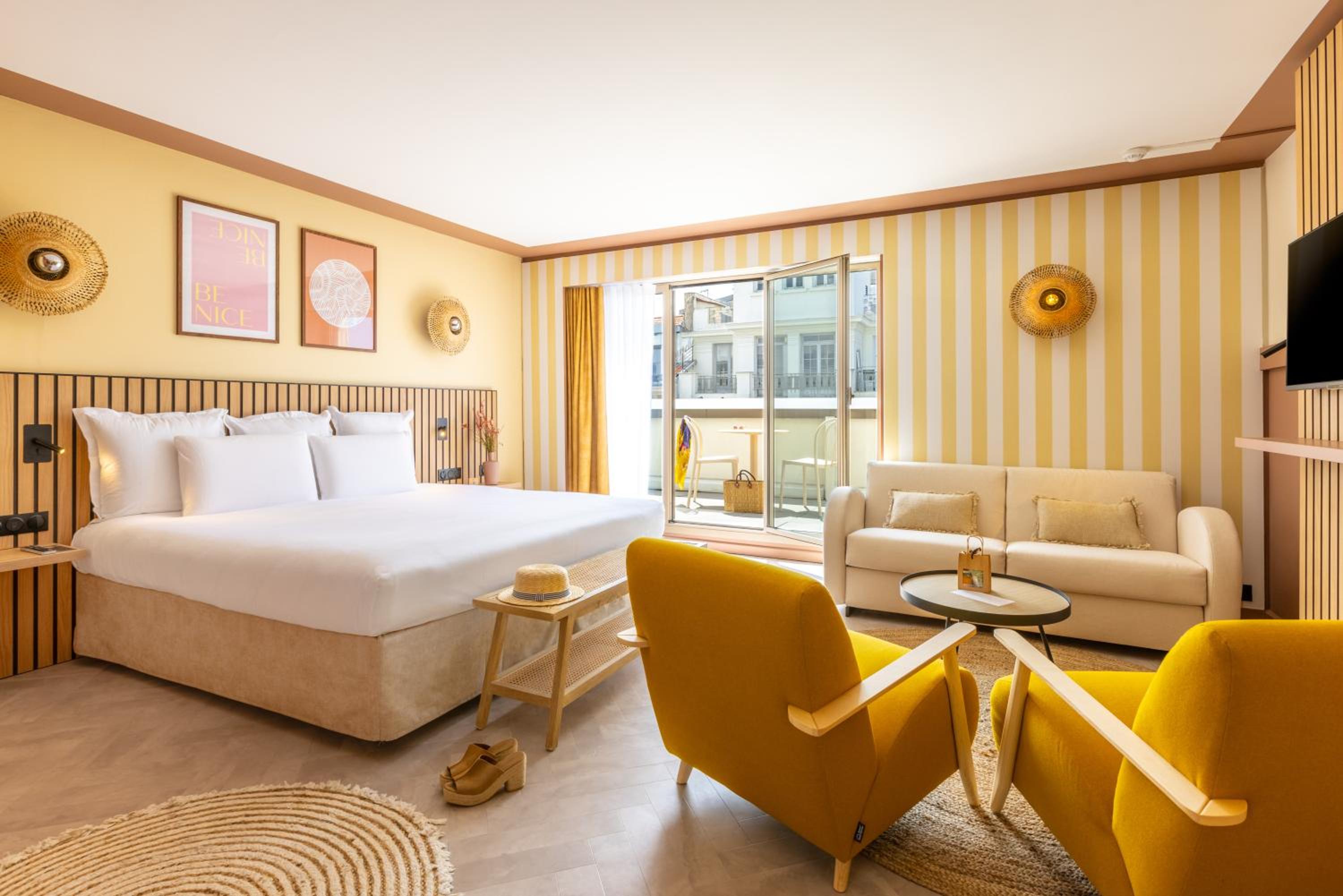 Junior Suite with King Bed and Terrace - Photo 6