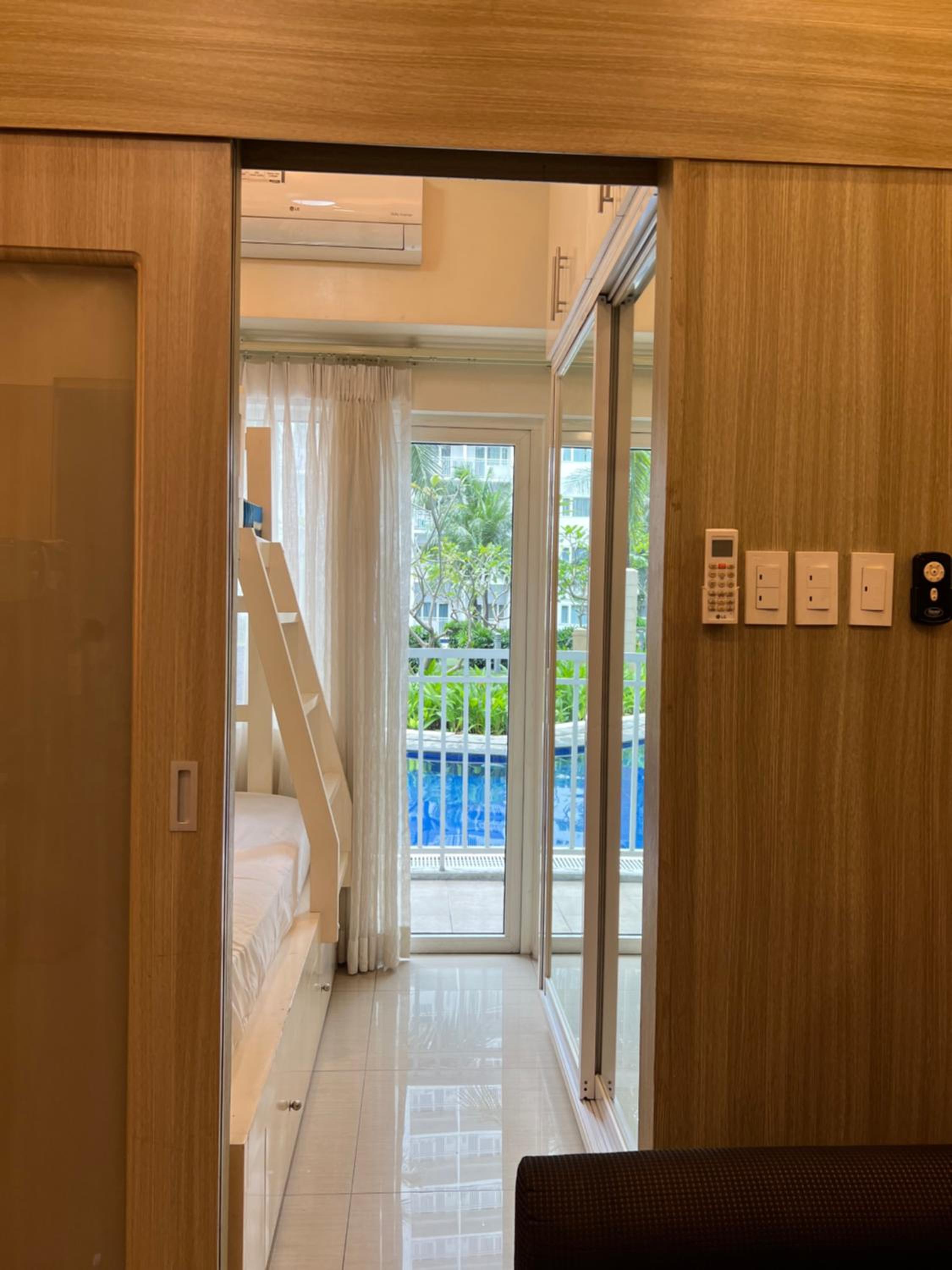 带阳台的公寓