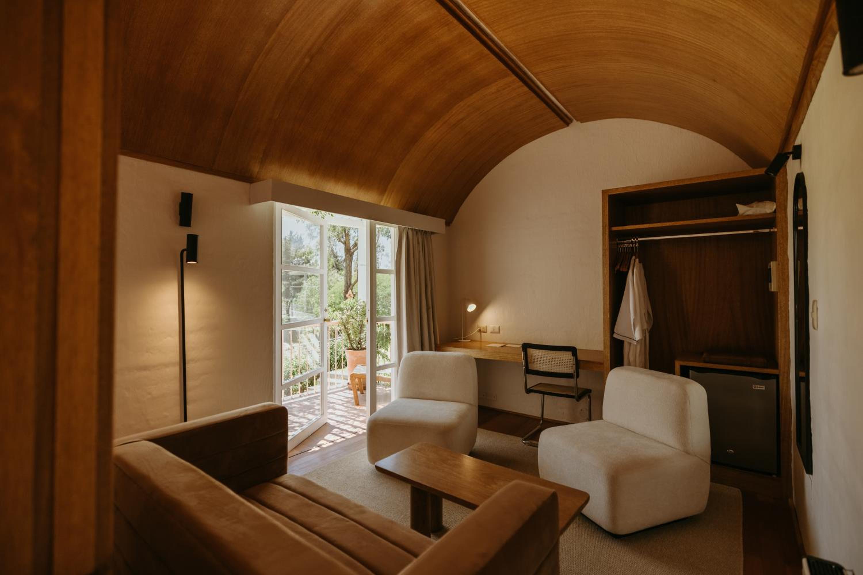 Superior King Suite