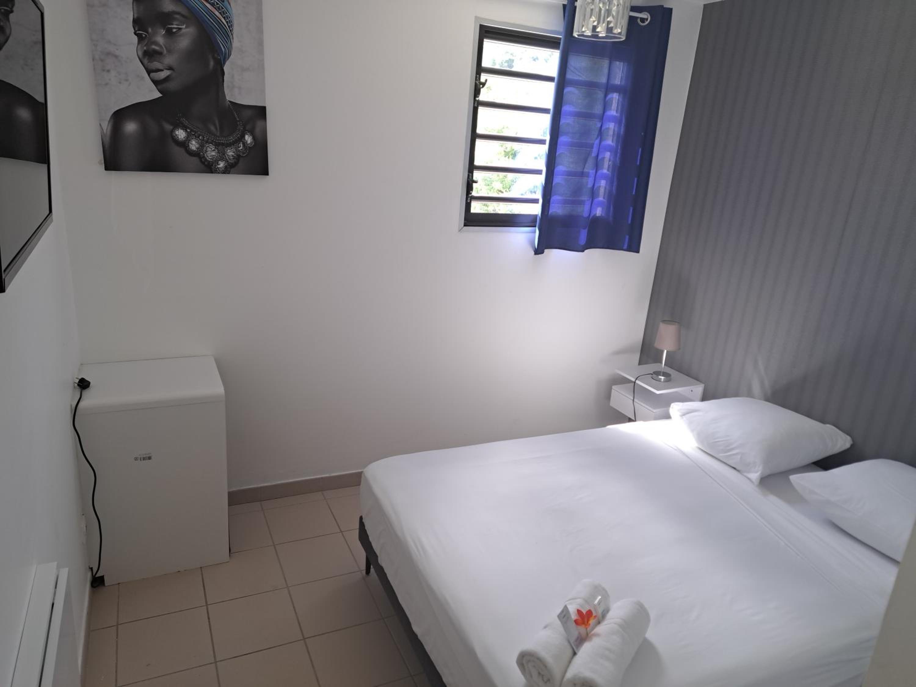 Double Room with Private Bathroom - Photo 4