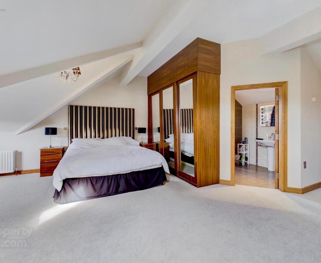Four-Bedroom House photo 1