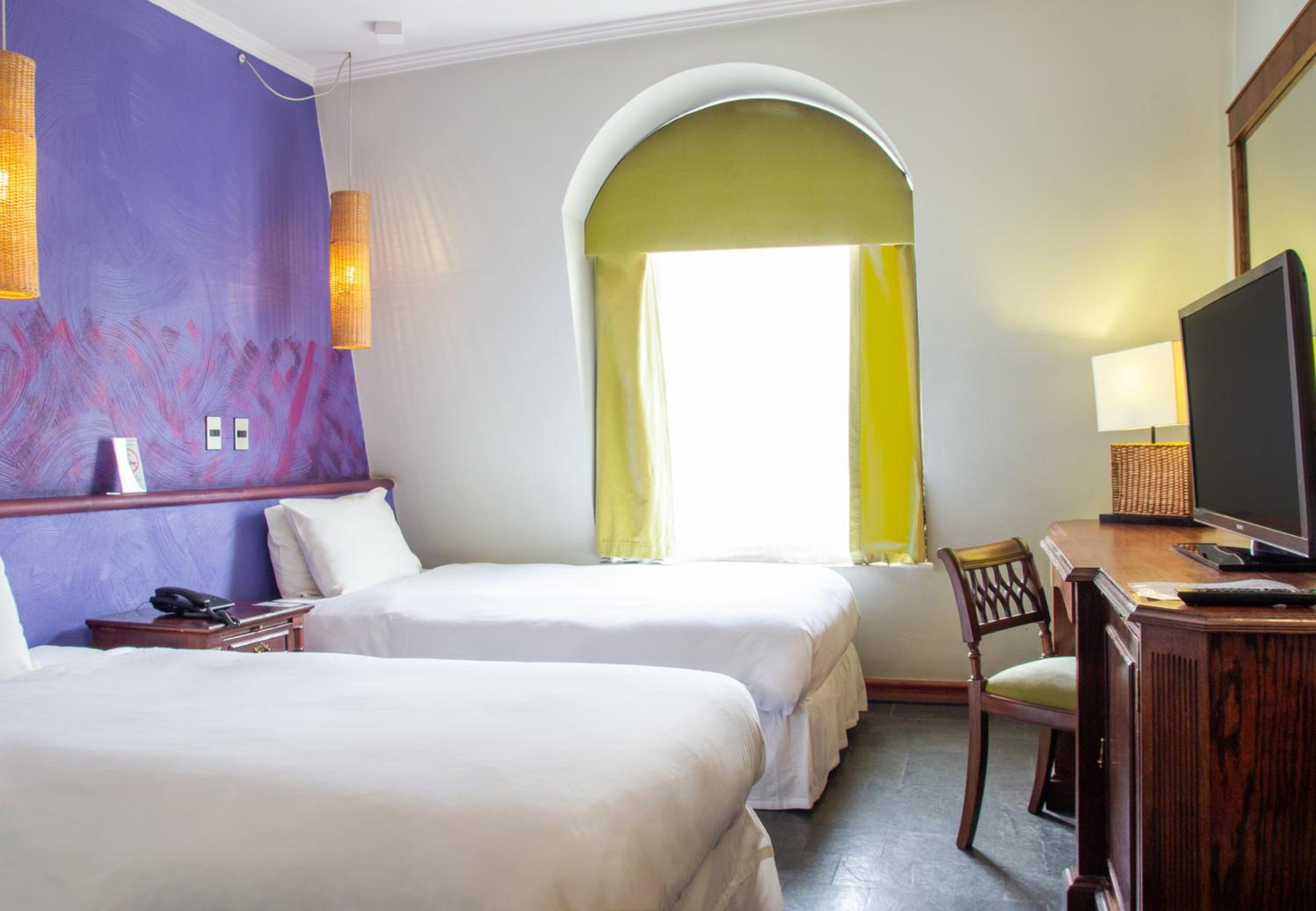 Twin Room - Photo 2