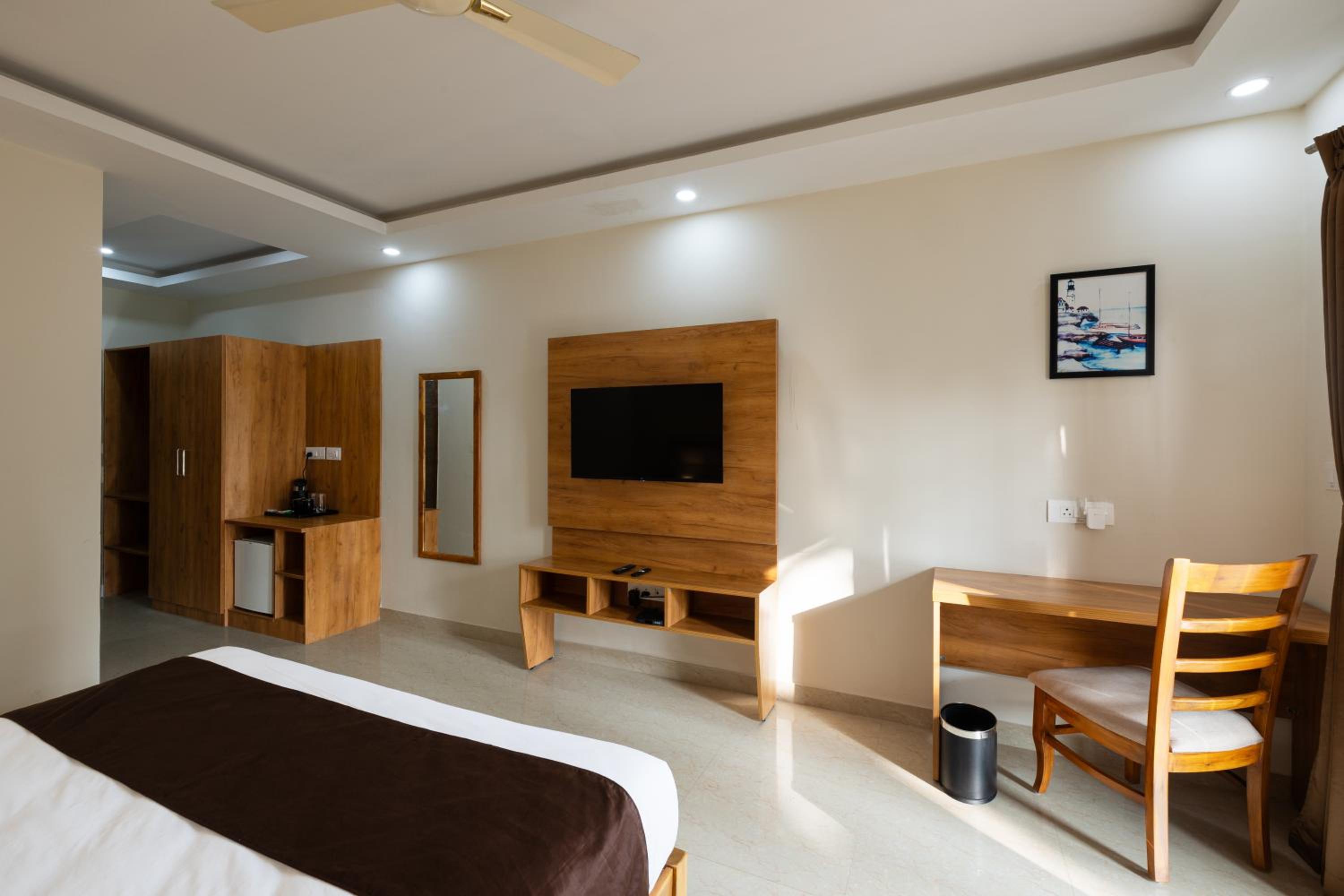 Deluxe Room with Garden View - Photo 9