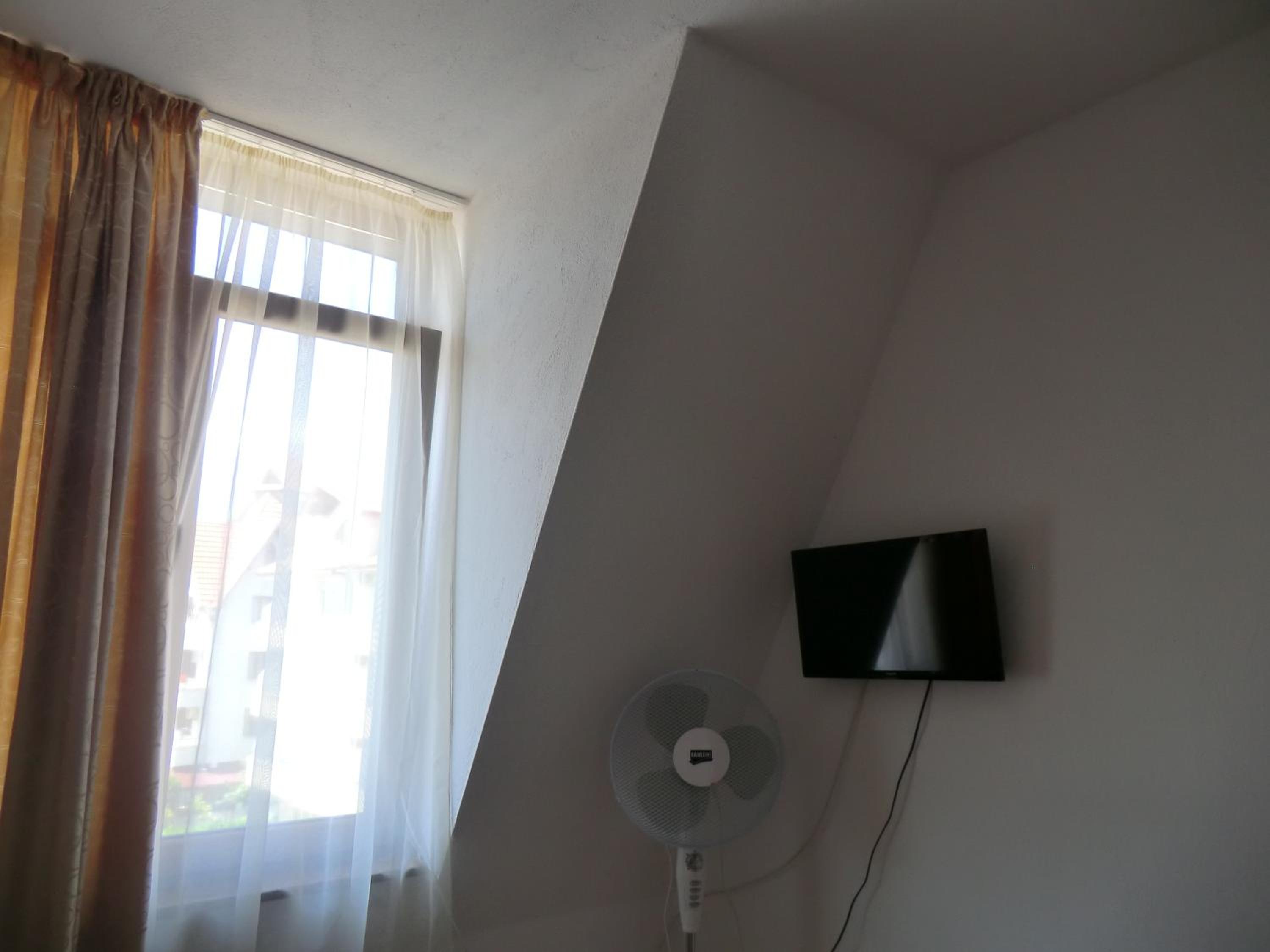 Double or Twin Room with City View photo 1