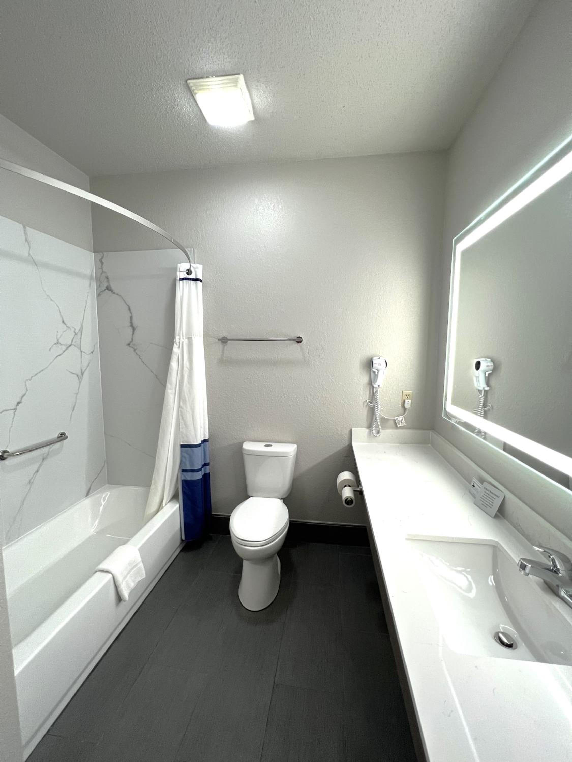 King Room- Non-Smoking - Photo 4
