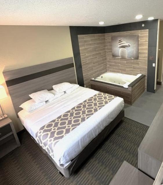 King Studio Suite - Non-Smoking - Photo 3