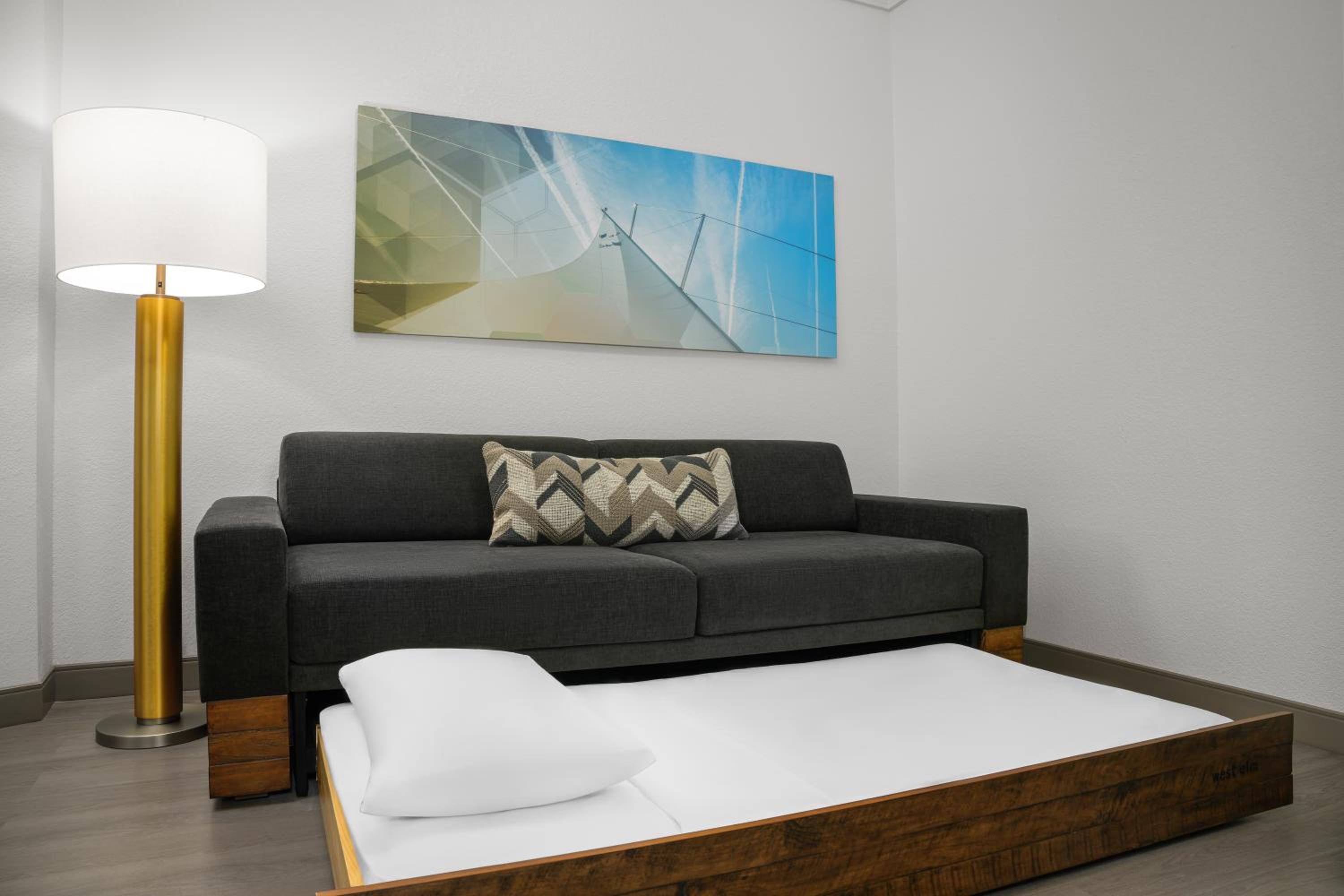 King Studio Suite - Photo 14
