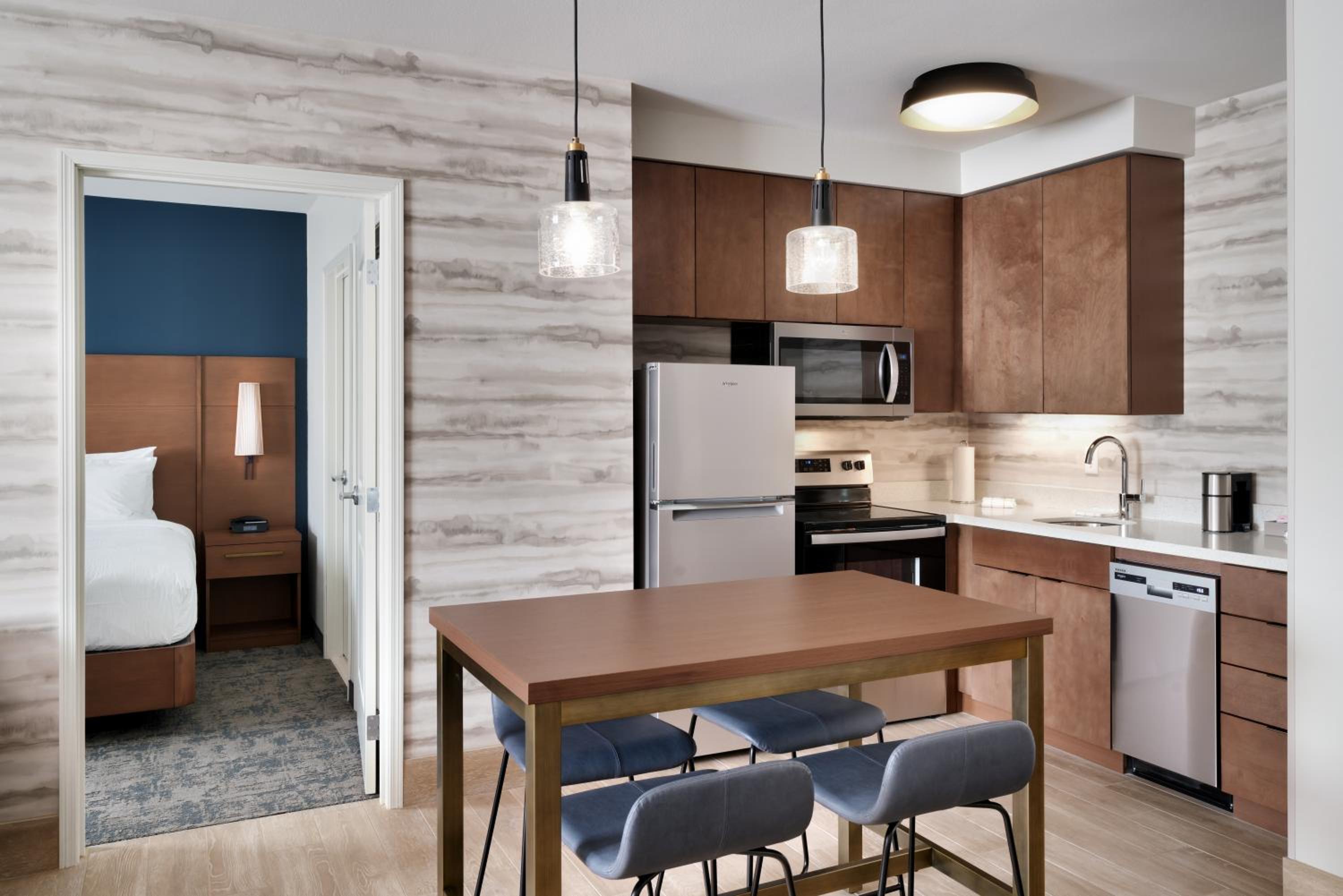 Two-Bedroom Suite - Photo 9