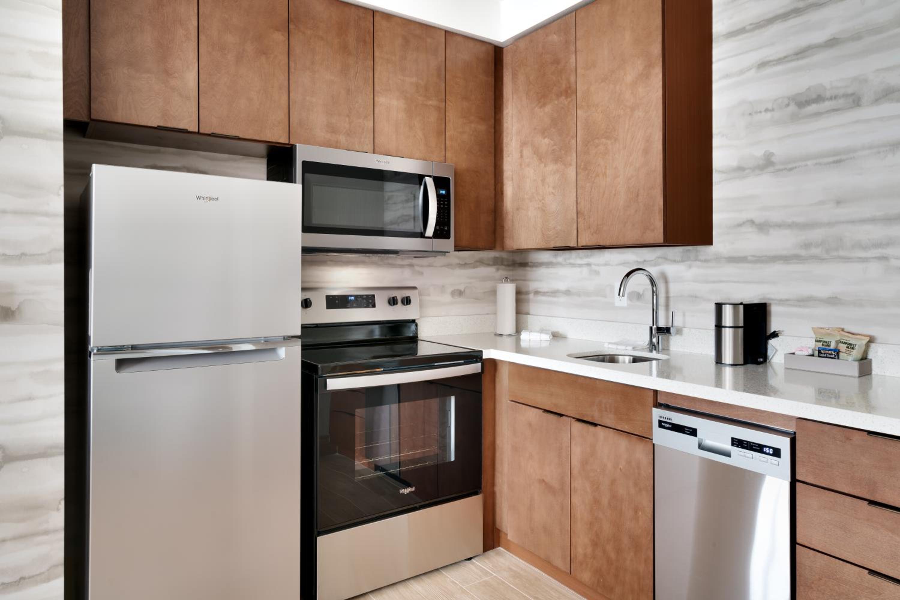Two-Bedroom Suite - Photo 10
