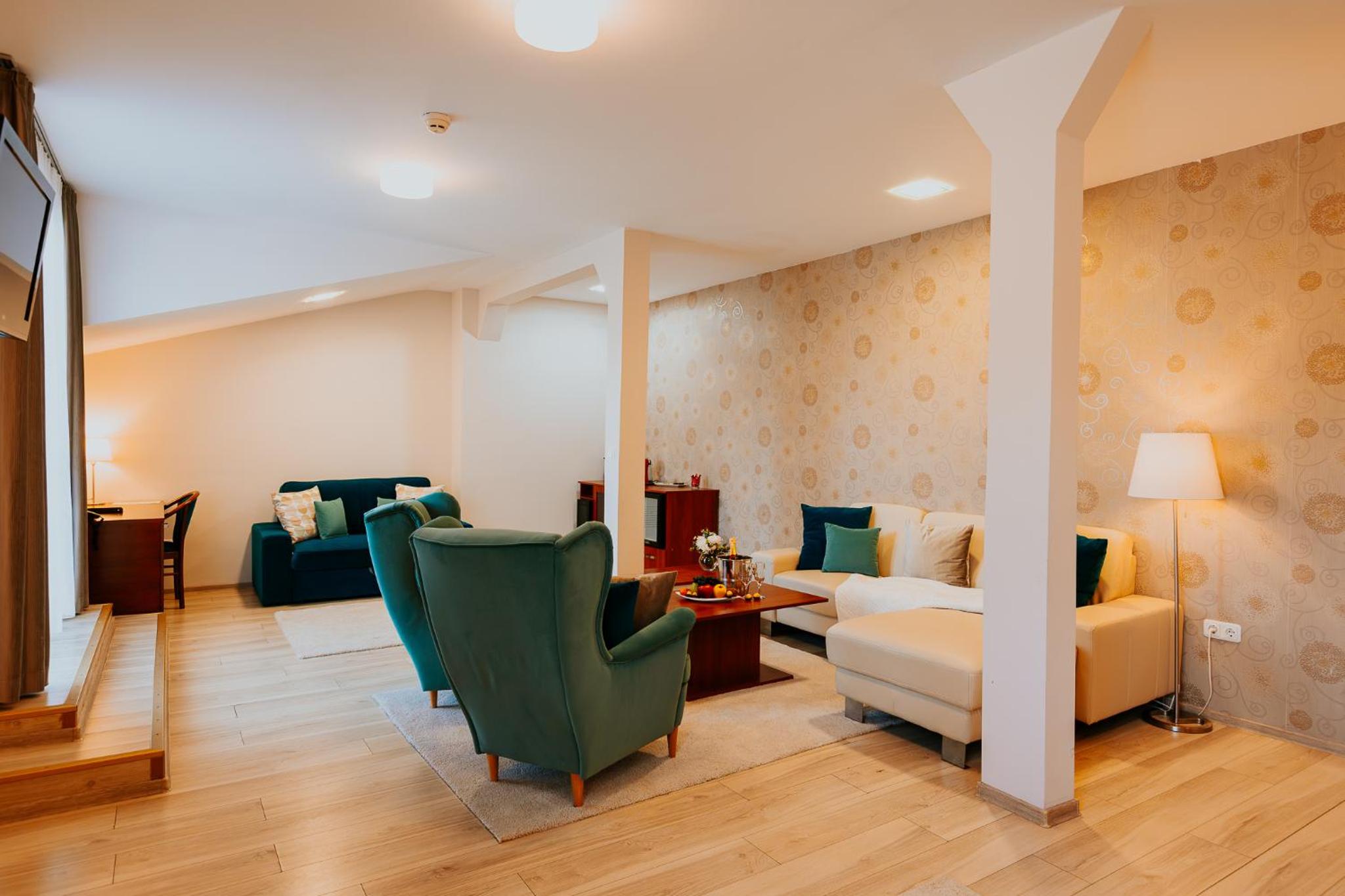 Deluxe Suite with Spa Access  photo 1