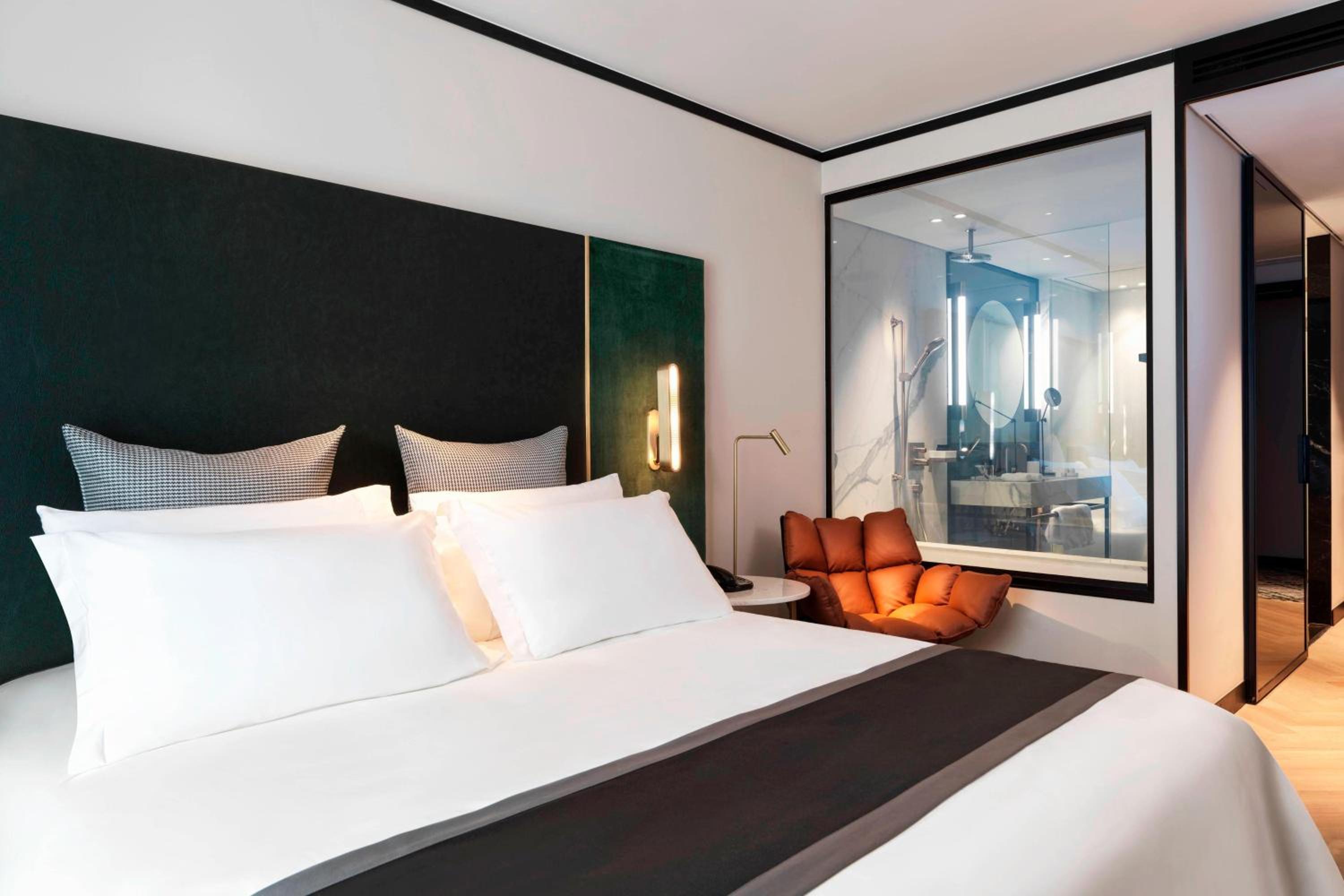 City View, Deluxe Guestroom, 1 King Bed