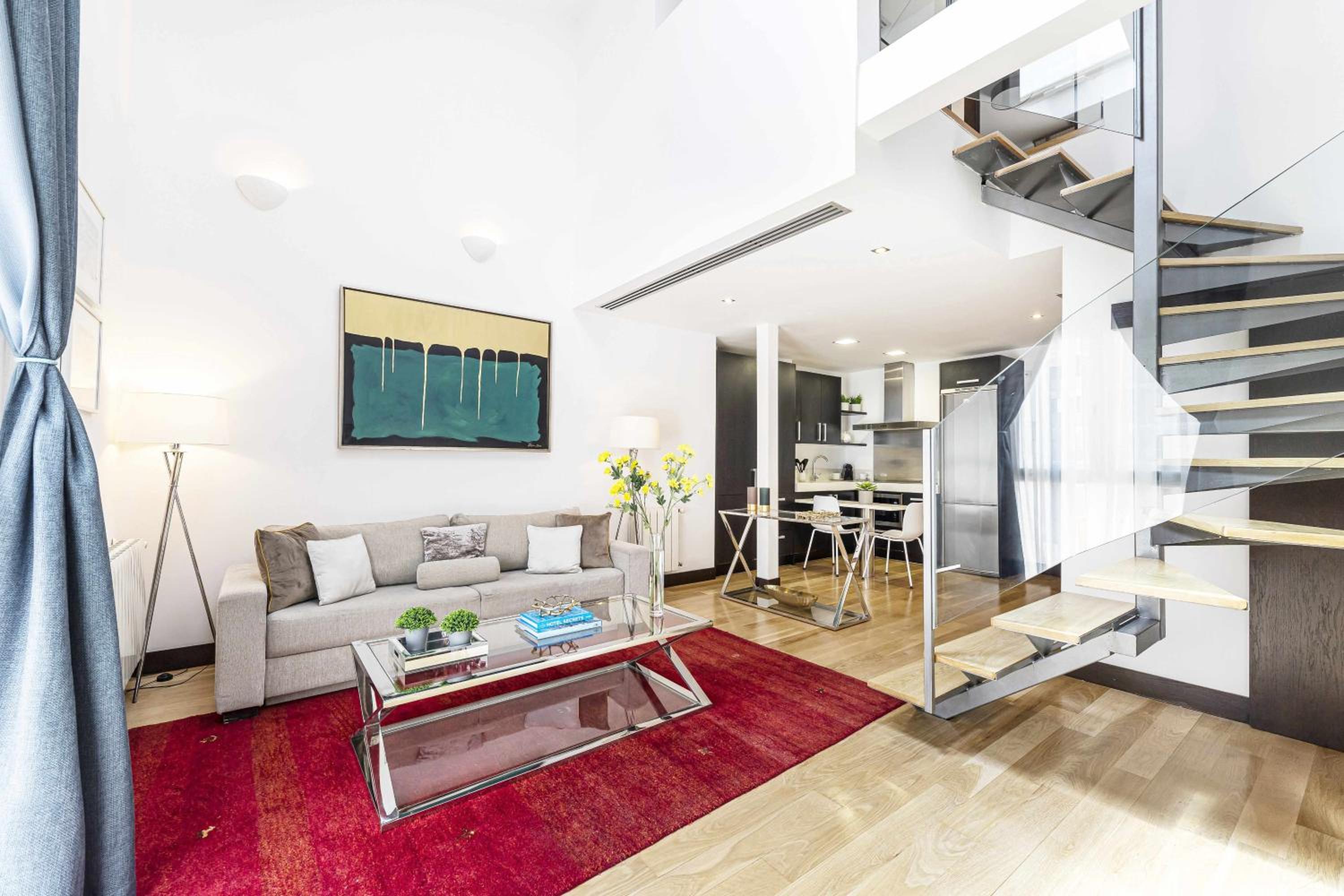 Apartment photo 2