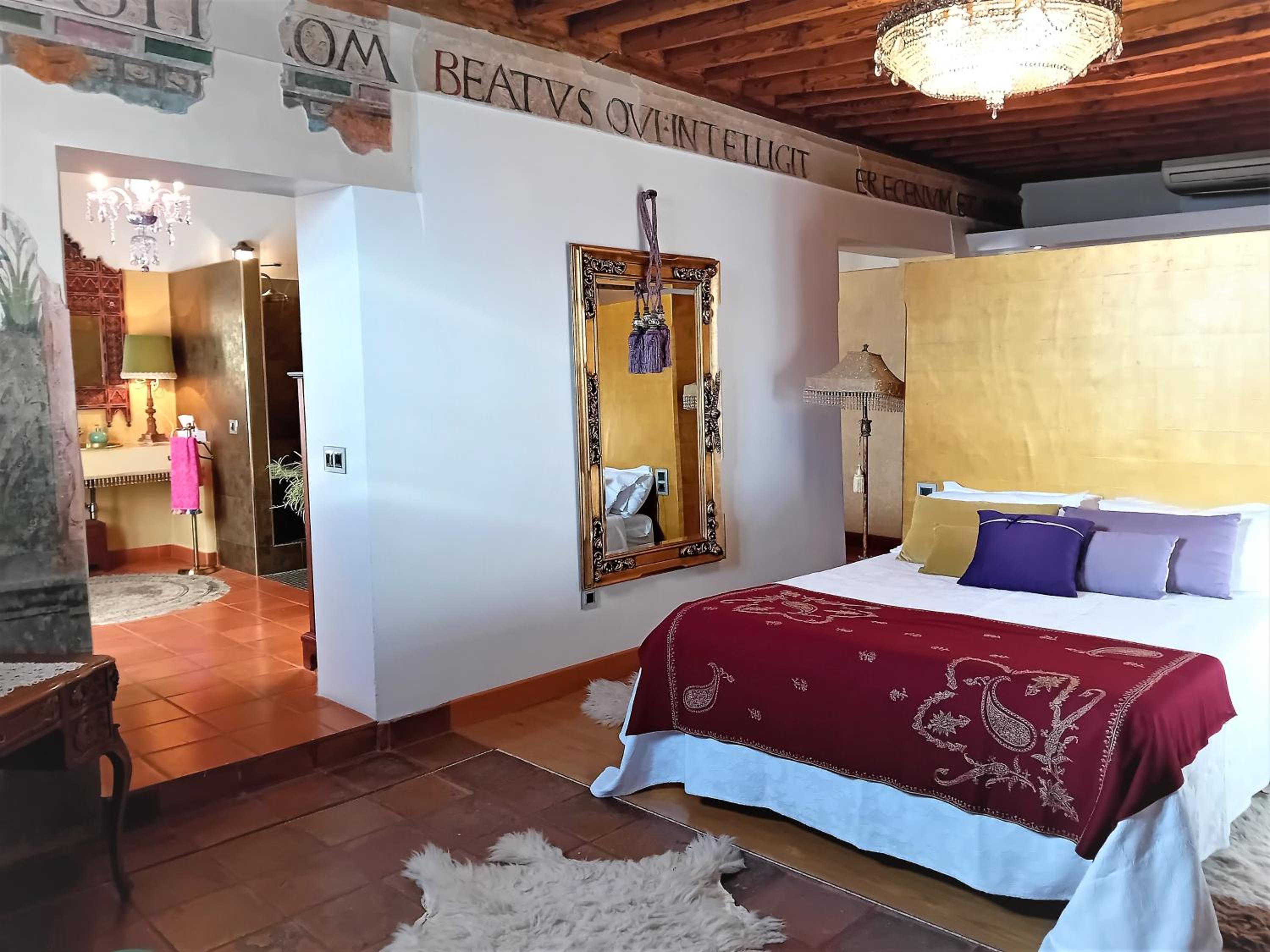 Deluxe Suite - Photo 1
