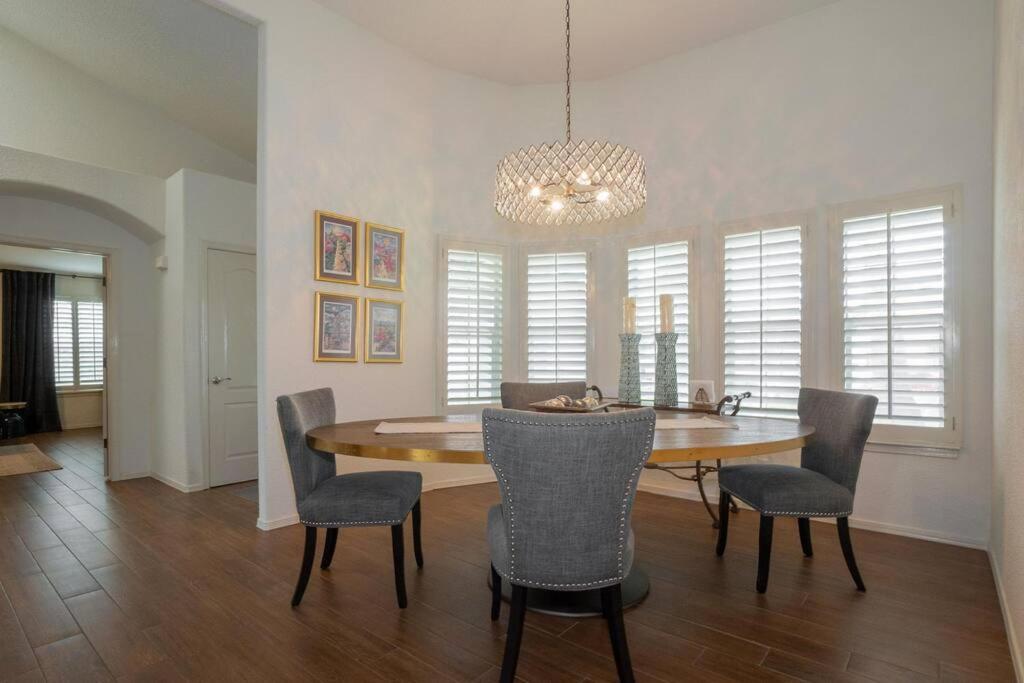 Three-Bedroom House photo 2