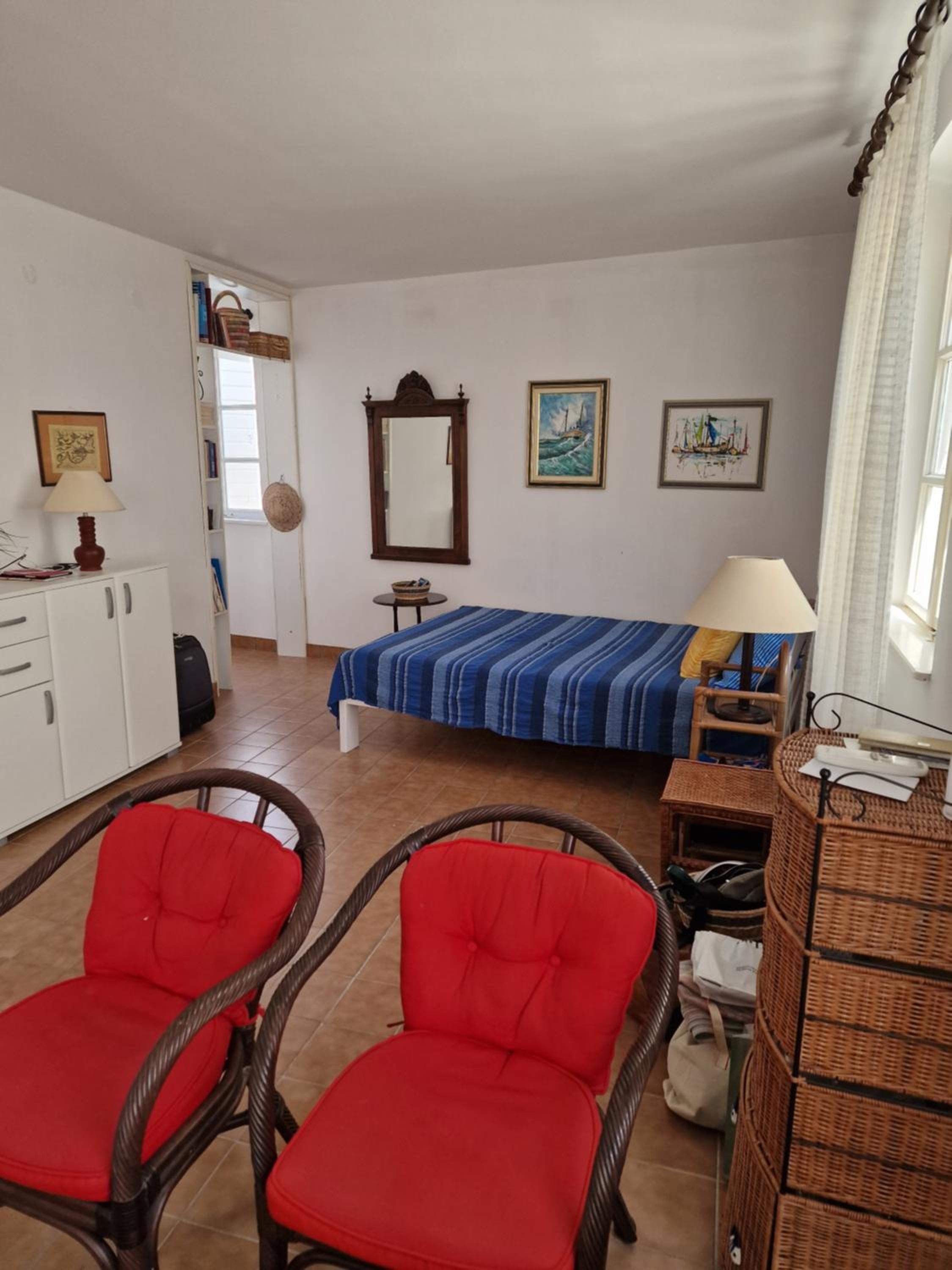 One-Bedroom Apartment photo 3