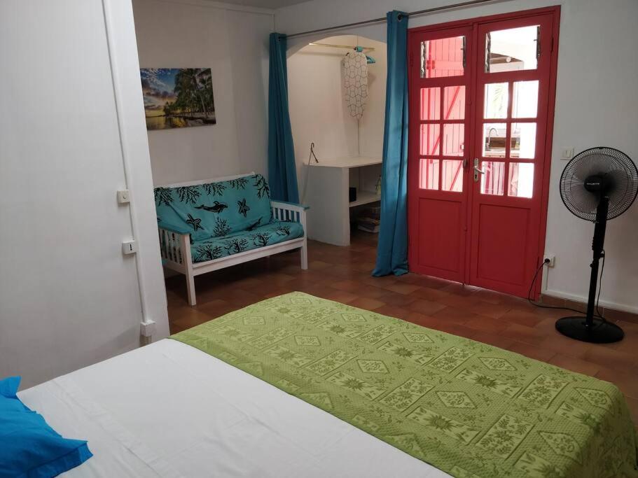 One-Bedroom Apartment photo 2