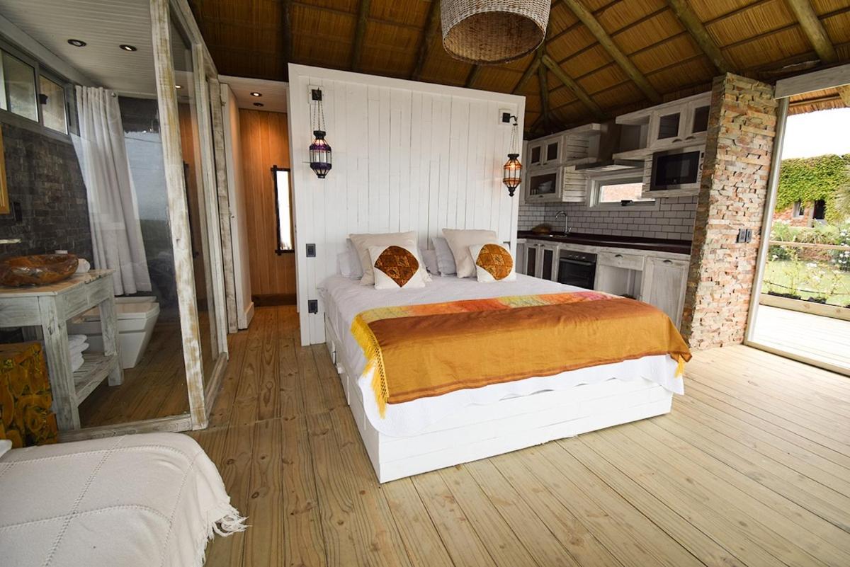 One-Bedroom House photo 1