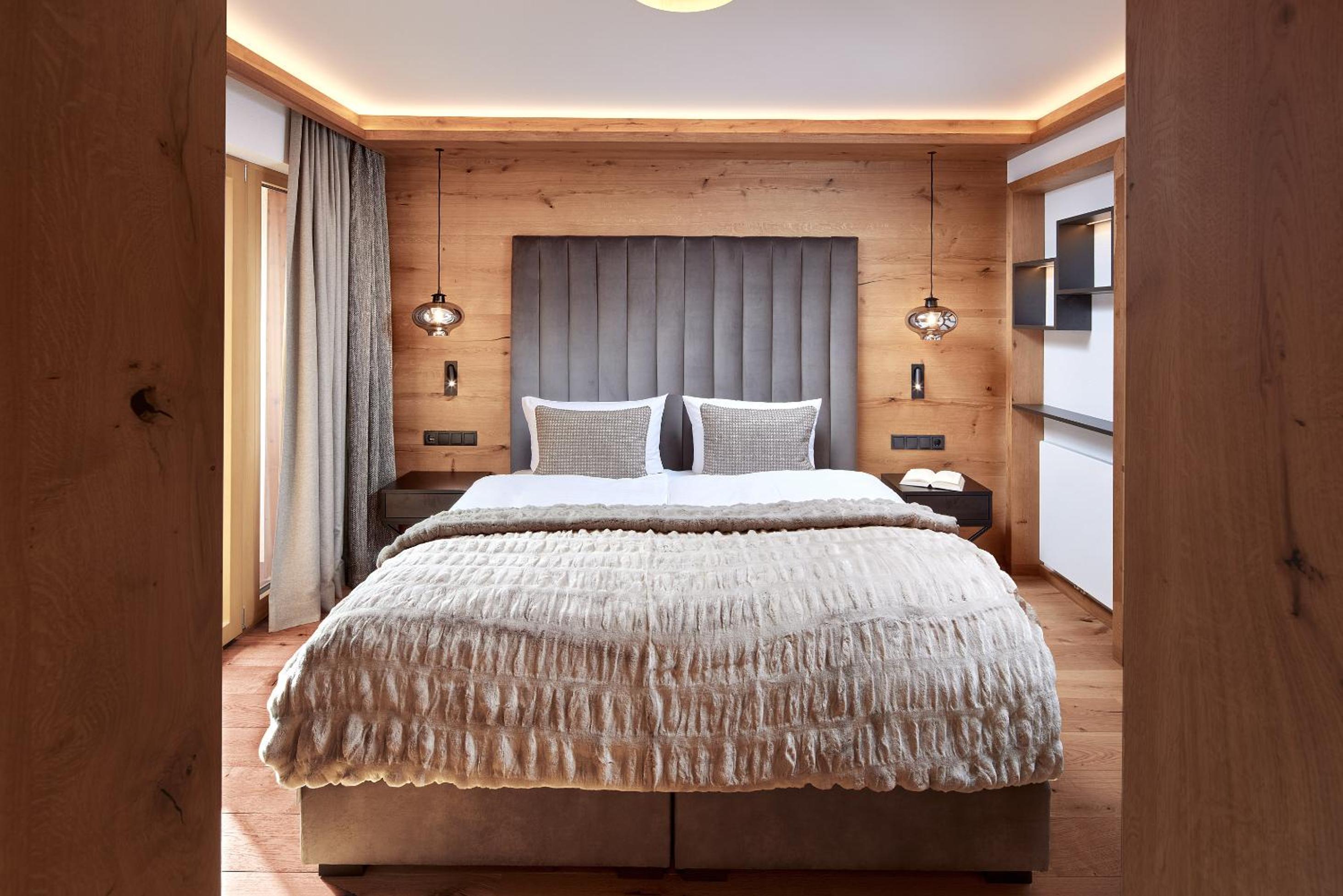 Suite with Mountain View