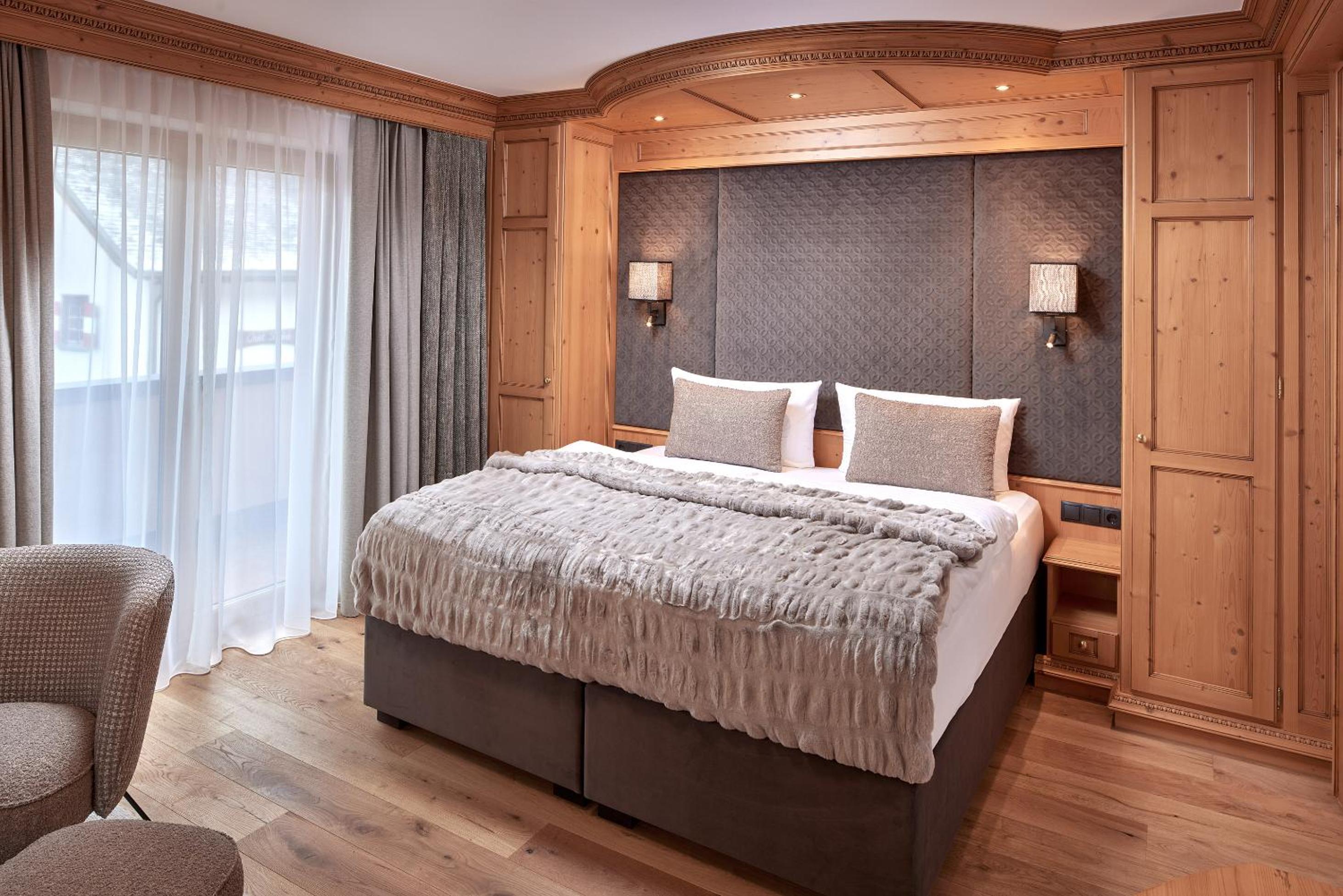 Double Room with Balcony - Photo 1