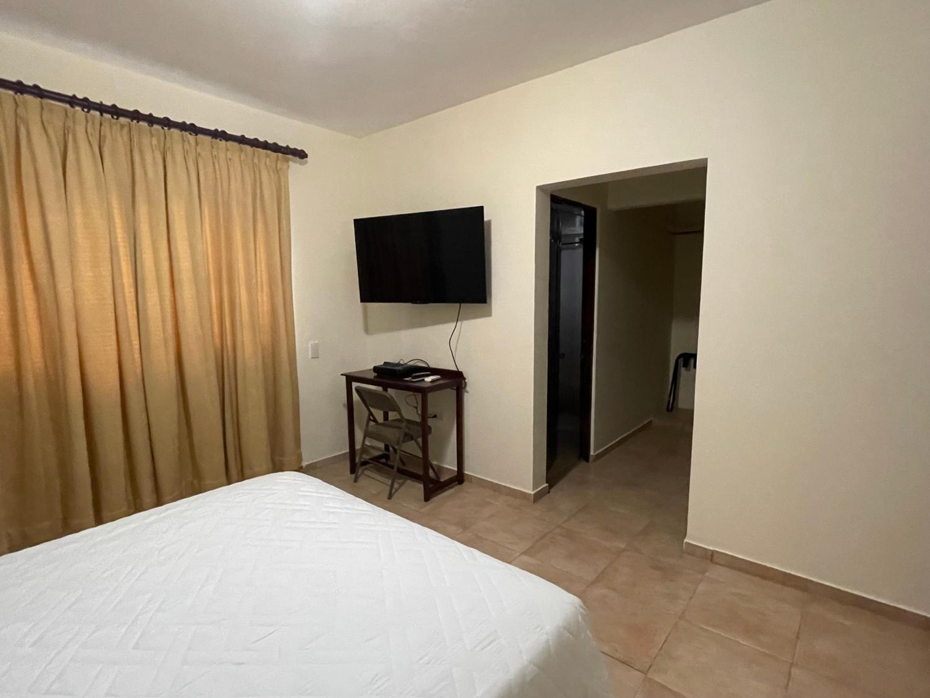 One-Bedroom Deluxe Apartment - Photo 7
